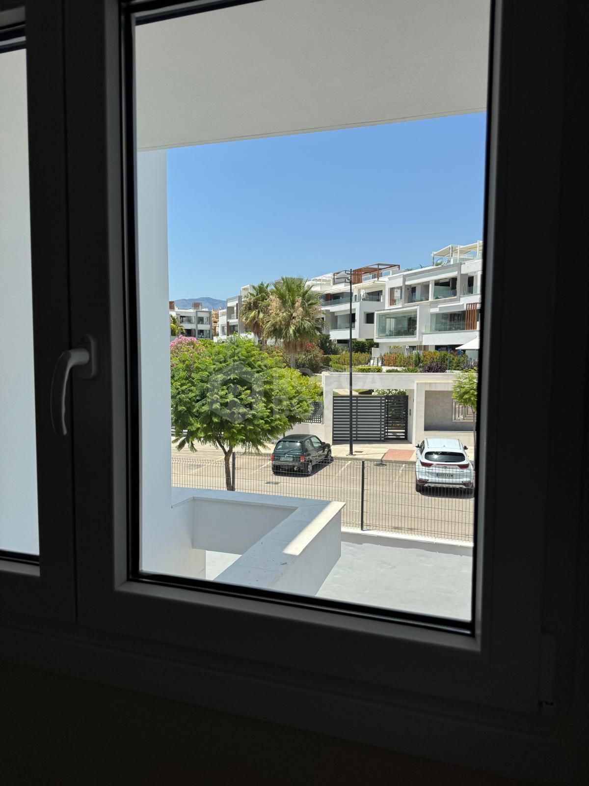 Contemporary 2-Bedroom Apartment in Aquagardens, Bel Air