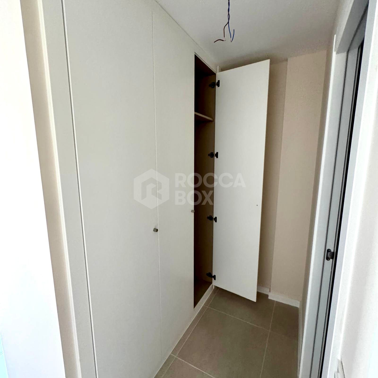 Contemporary 2-Bedroom Apartment in Aquagardens, Bel Air