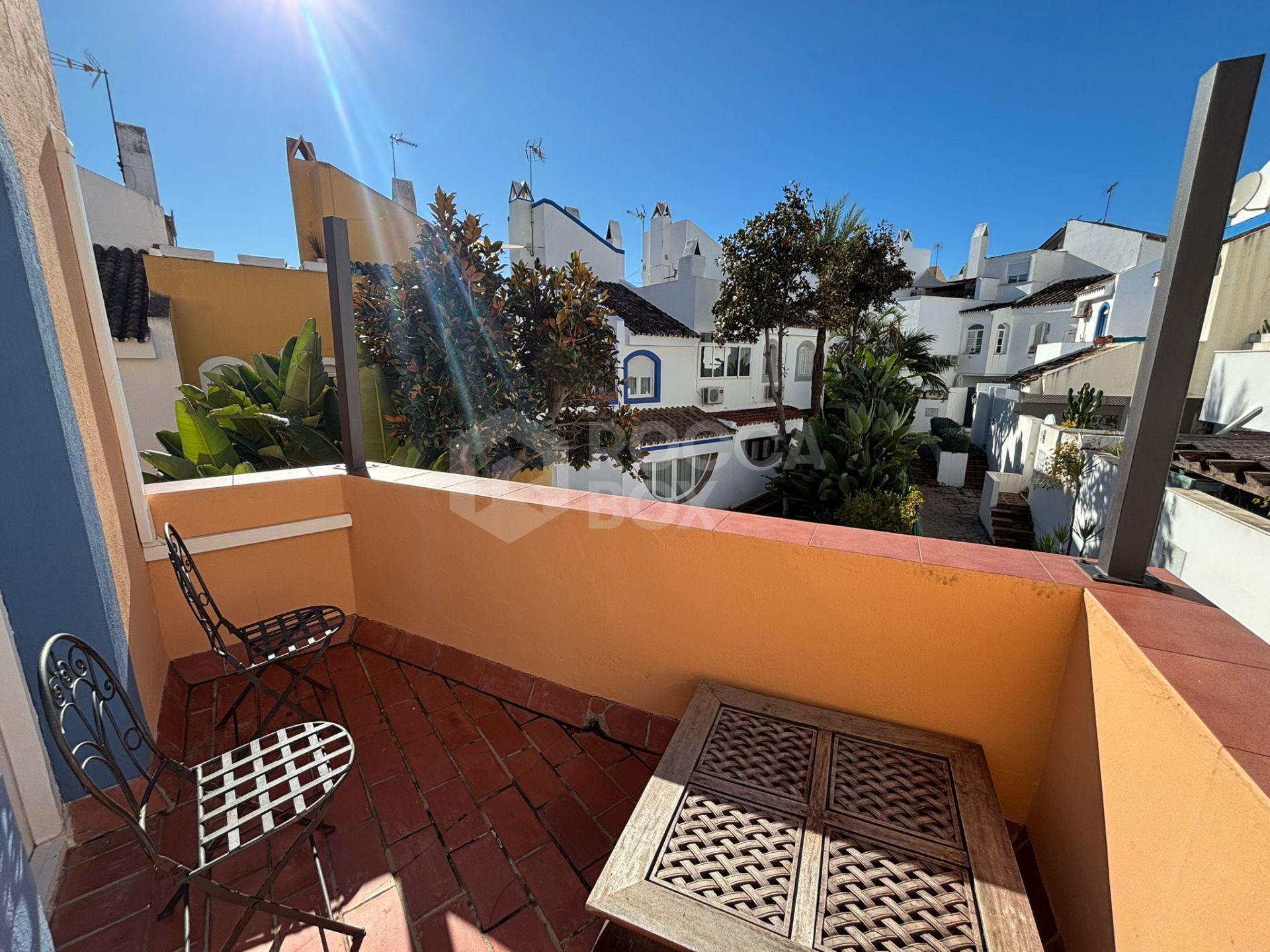 Elegant Three-Storey Town House with Communal Amenities in Tranquil Urbanisation