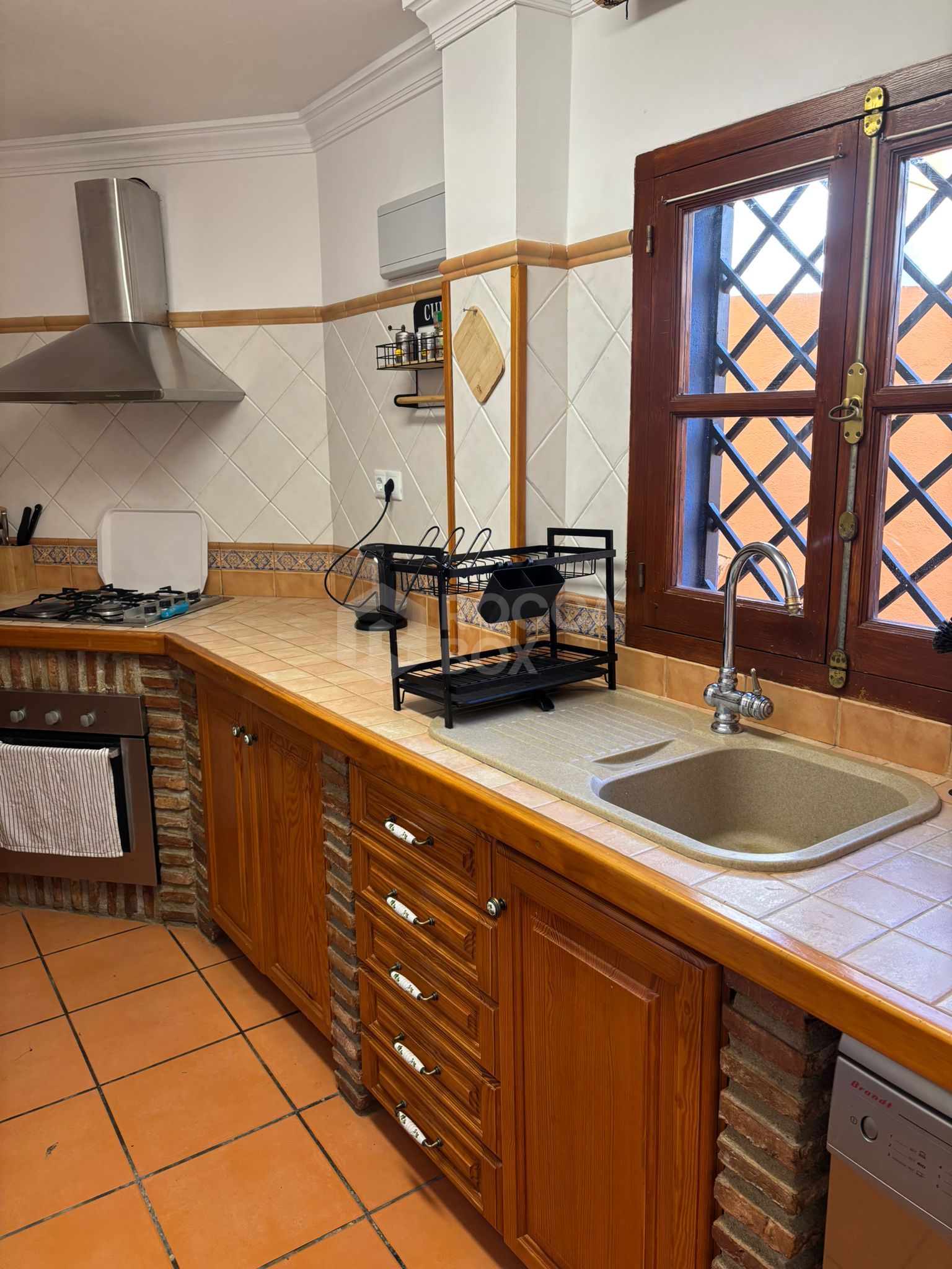 Elegant Three-Storey Town House with Communal Amenities in Tranquil Urbanisation