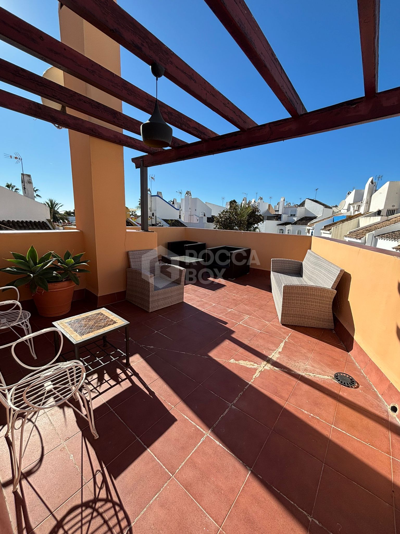 Elegant Three-Storey Town House with Communal Amenities in Tranquil Urbanisation