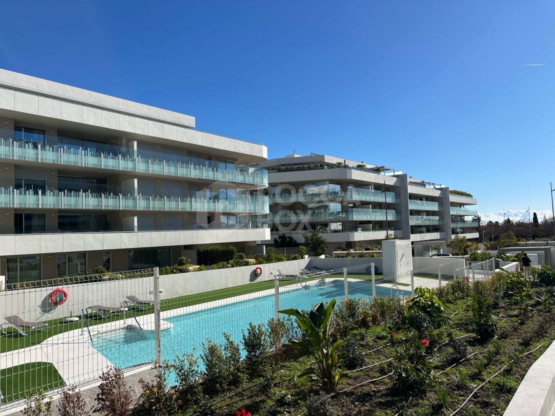 Luxury New Build Apartment with Sea Views and Prime Amenities