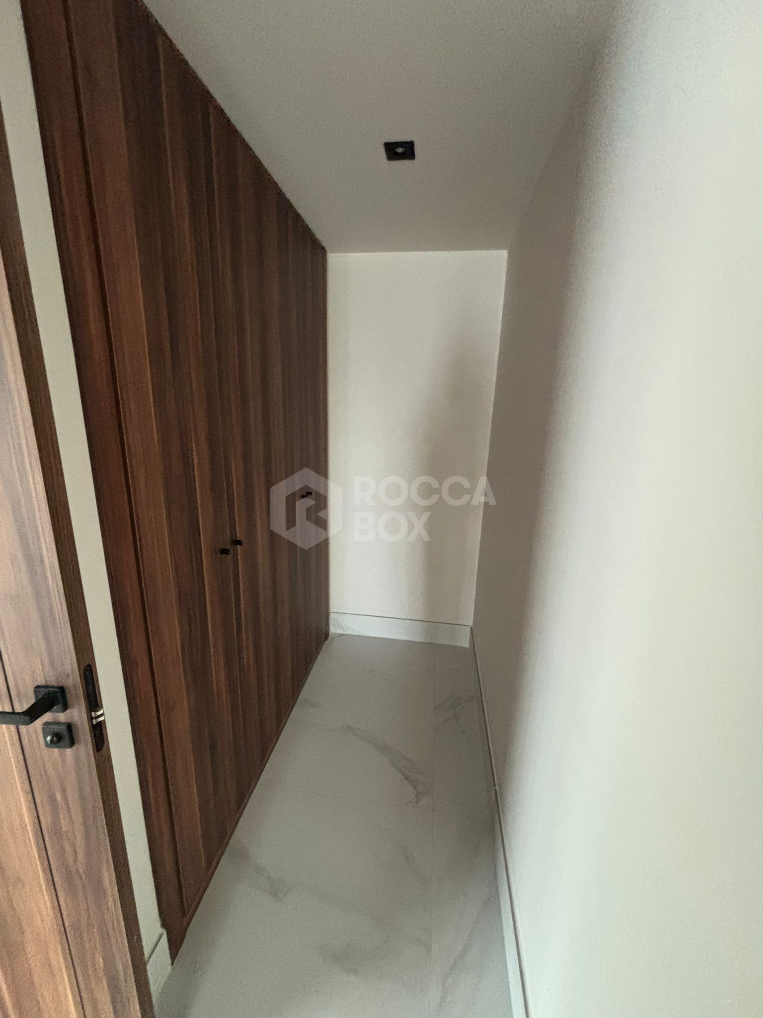 Luxury New Build Apartment with Sea Views and Prime Amenities