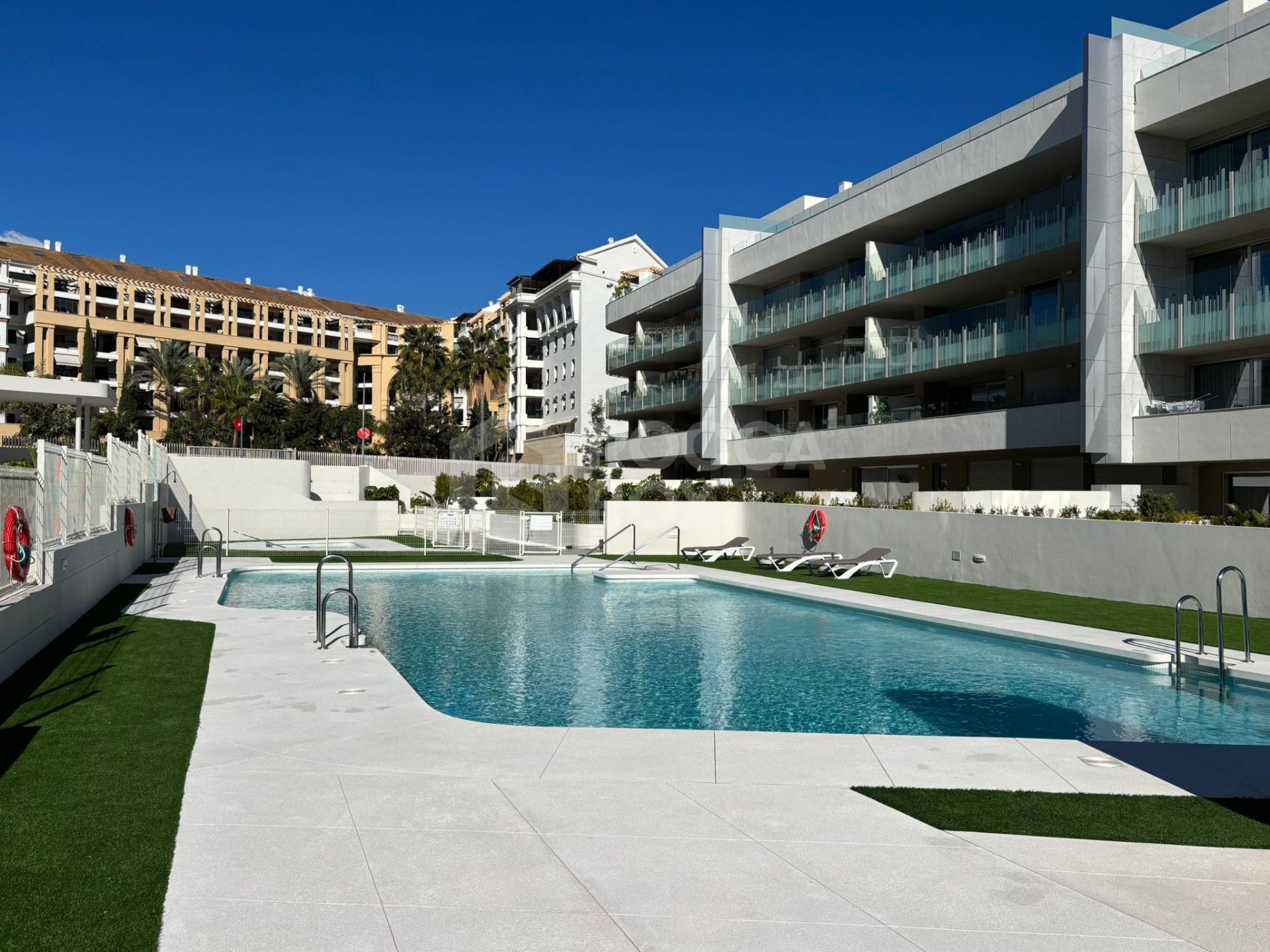 Luxury New Build Apartment with Sea Views and Prime Amenities