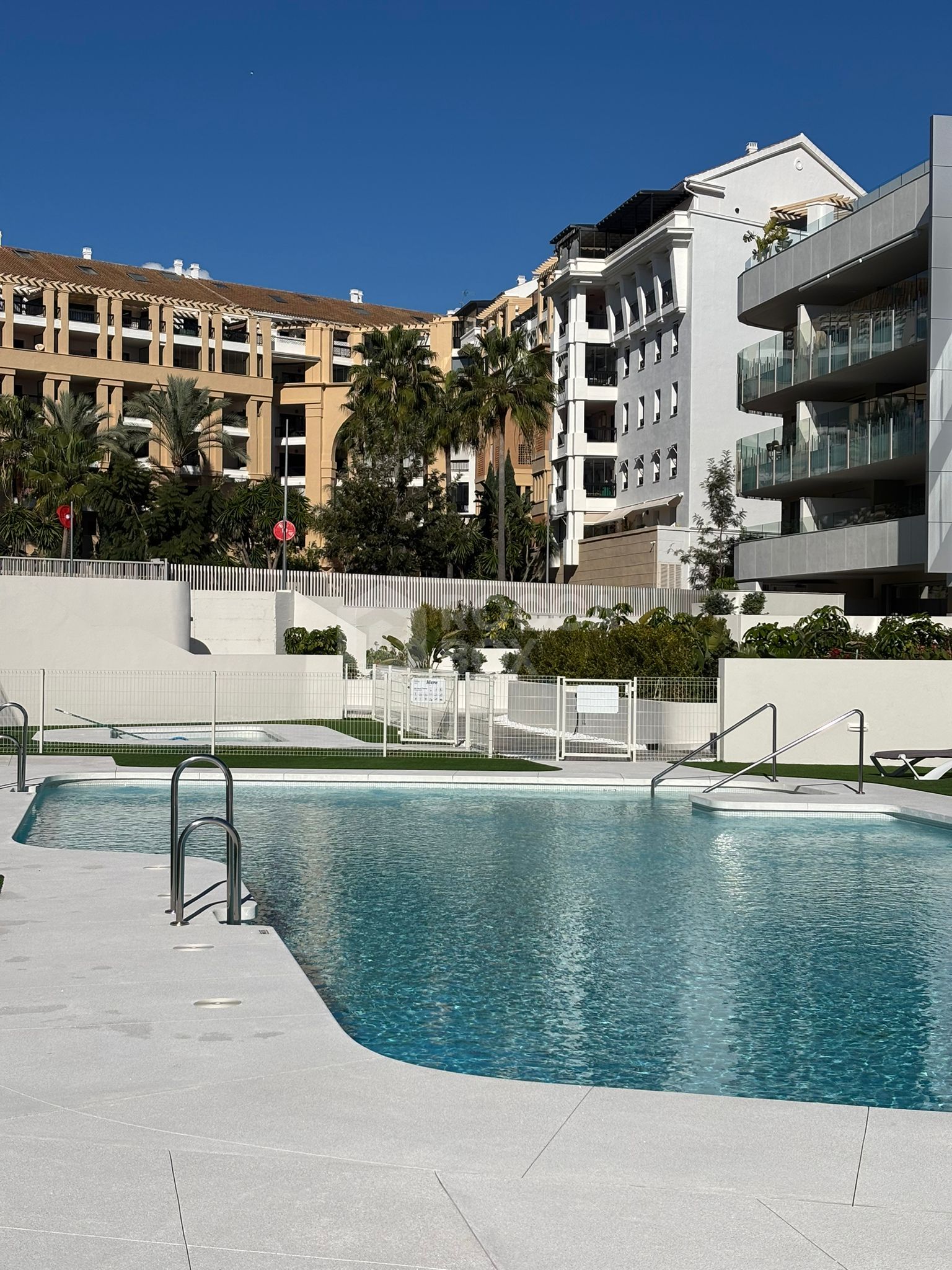 Luxury New Build Apartment with Sea Views and Prime Amenities