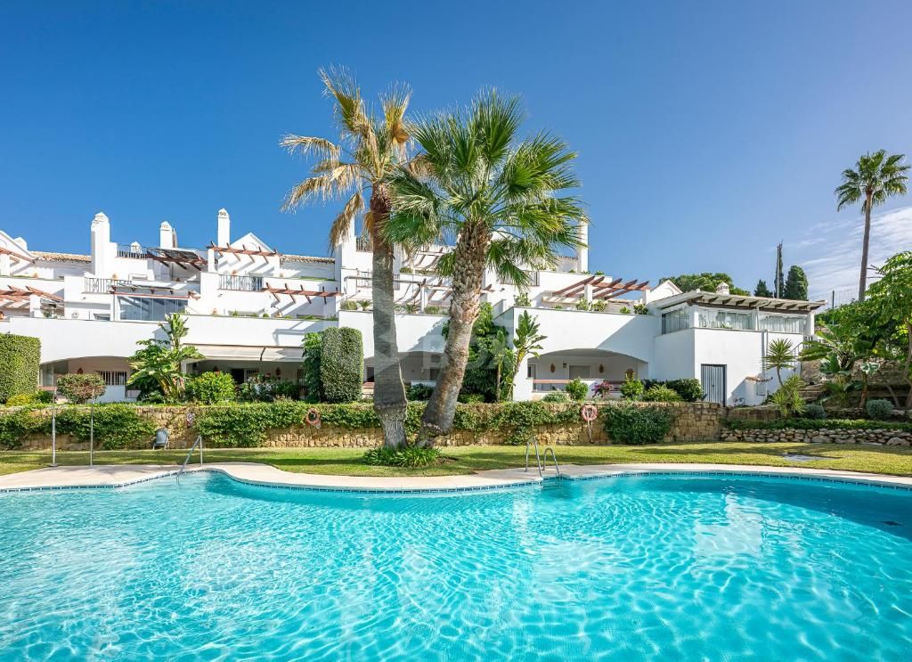 Two-Bedroom Apartment in Aloha Royal