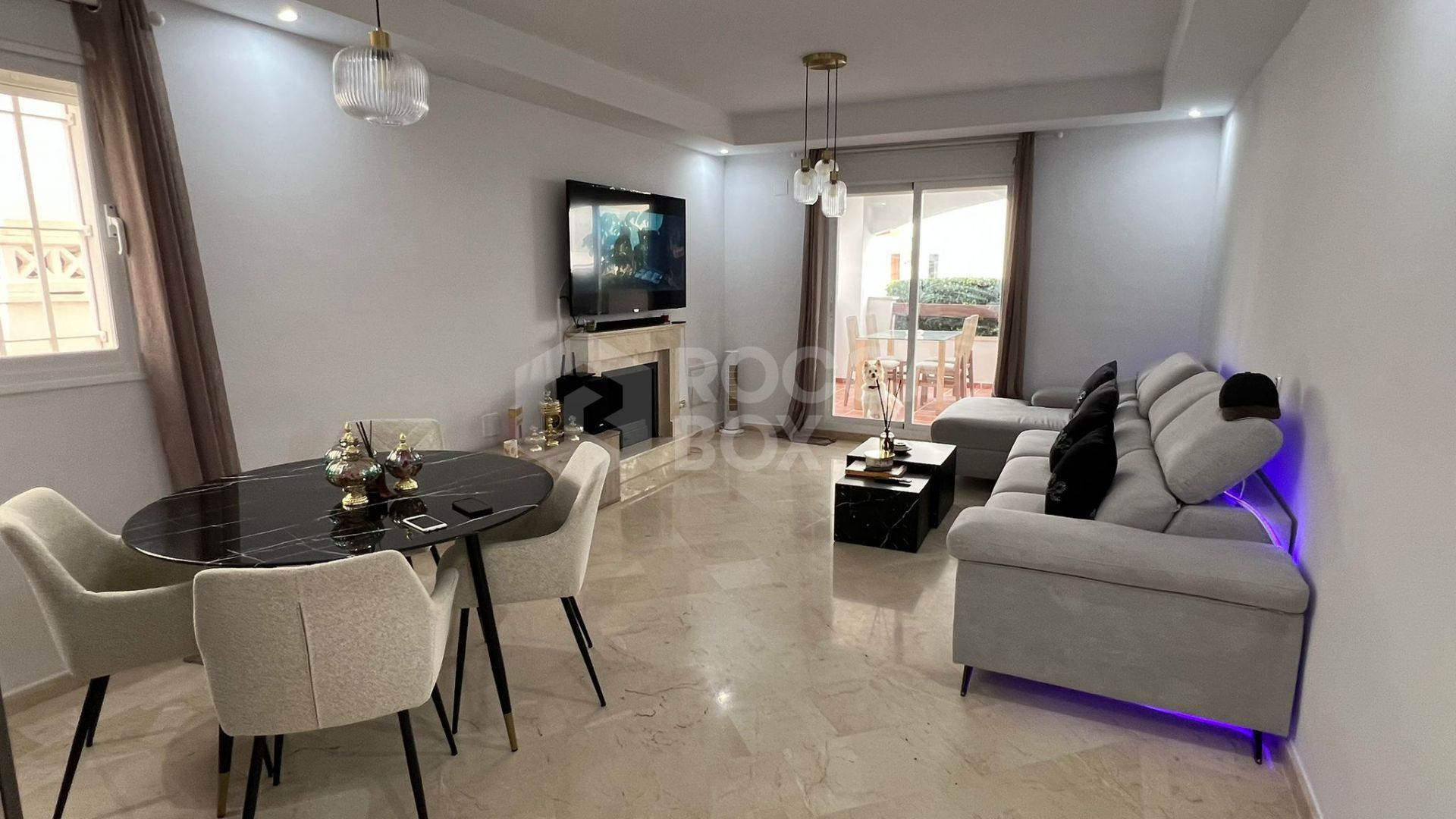 Two-Bedroom Apartment in Aloha Royal