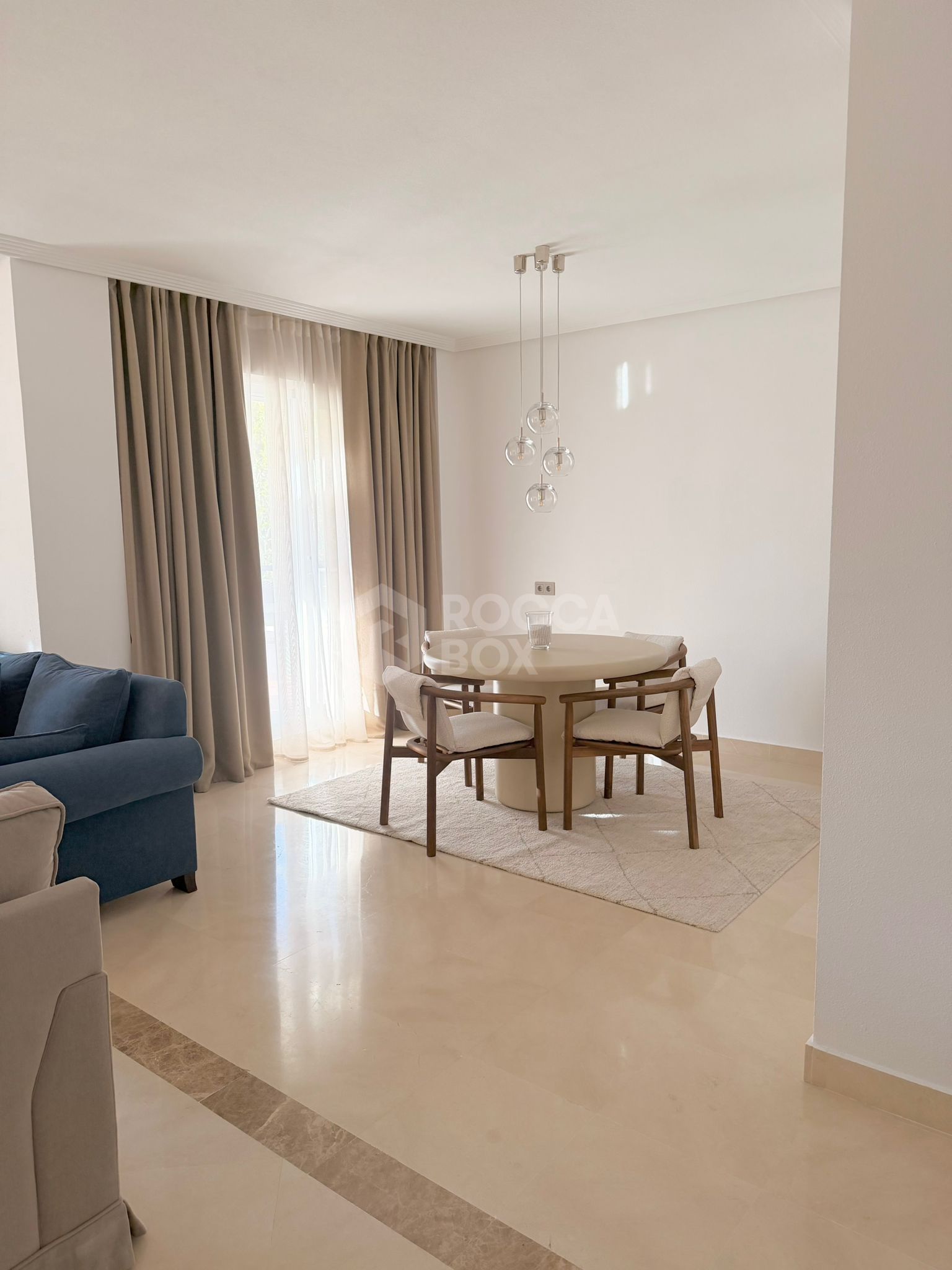 Luxury Apartment with Panoramic Mountain and Golf Views