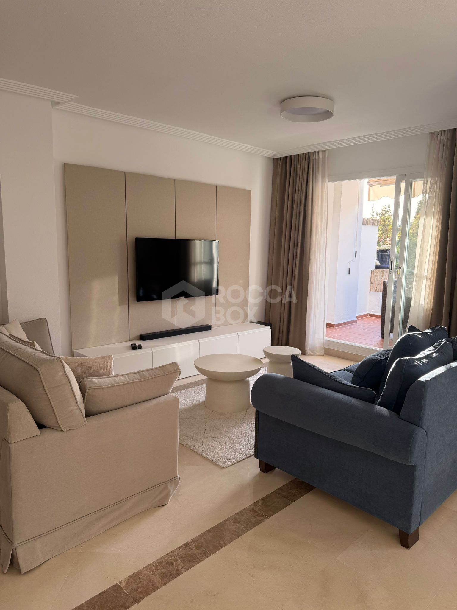 Luxury Apartment with Panoramic Mountain and Golf Views