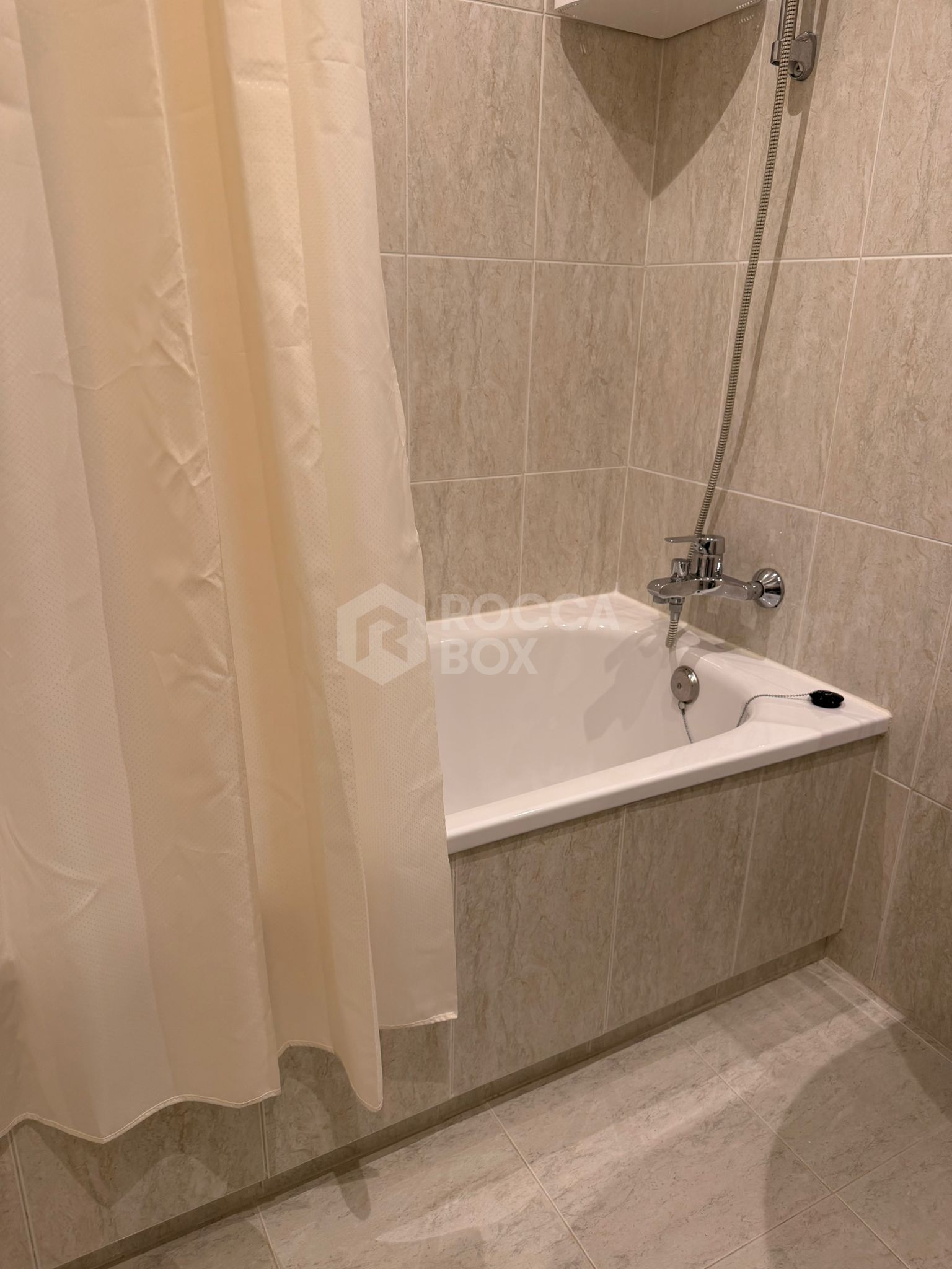 Luxury Apartment with Panoramic Mountain and Golf Views