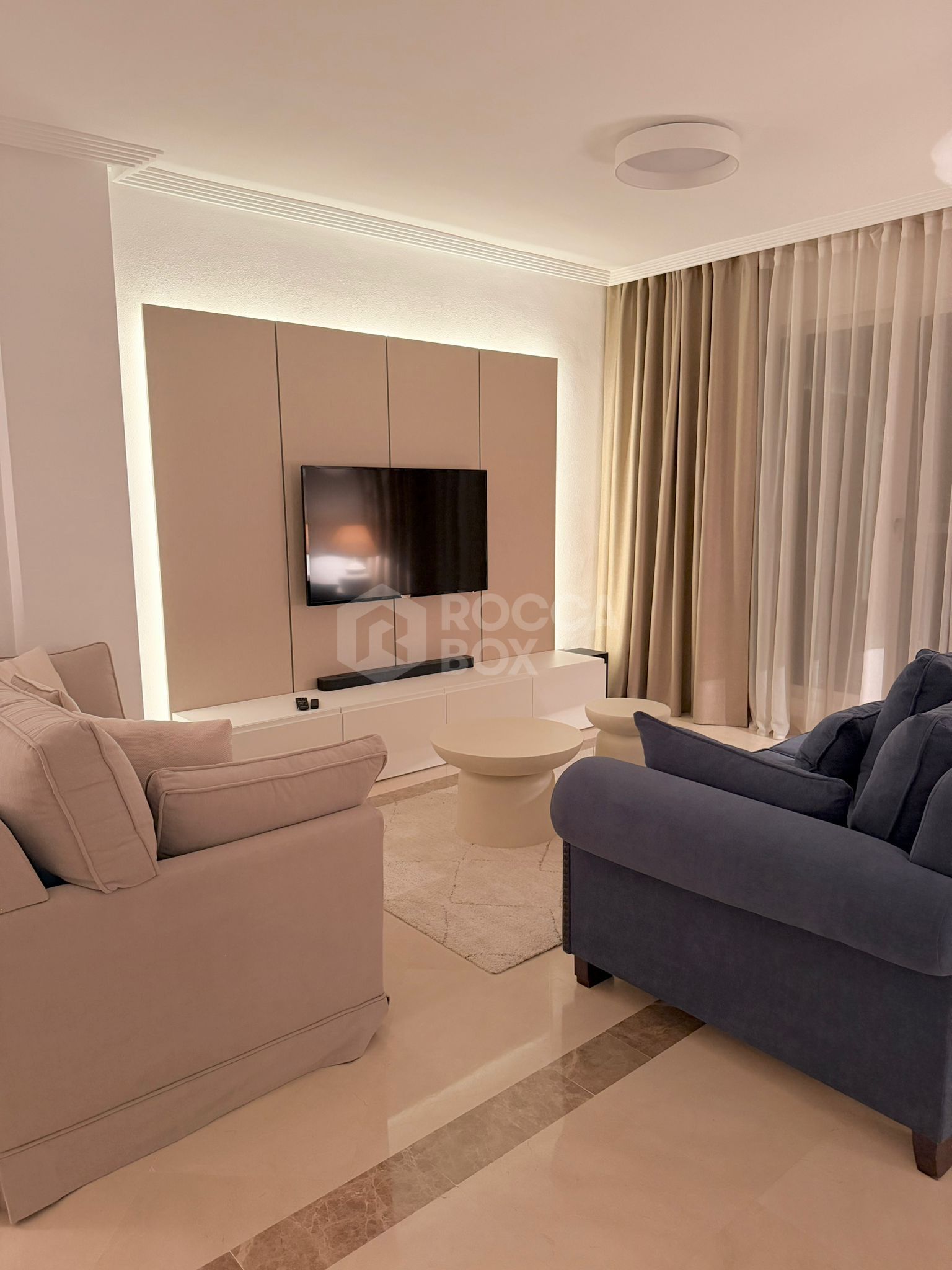 Luxury Apartment with Panoramic Mountain and Golf Views