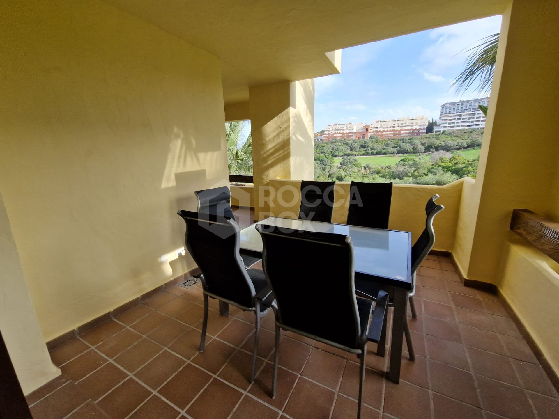 Elegant Golfside Apartment in Duquesa Village – Spacious & Close to the Marina