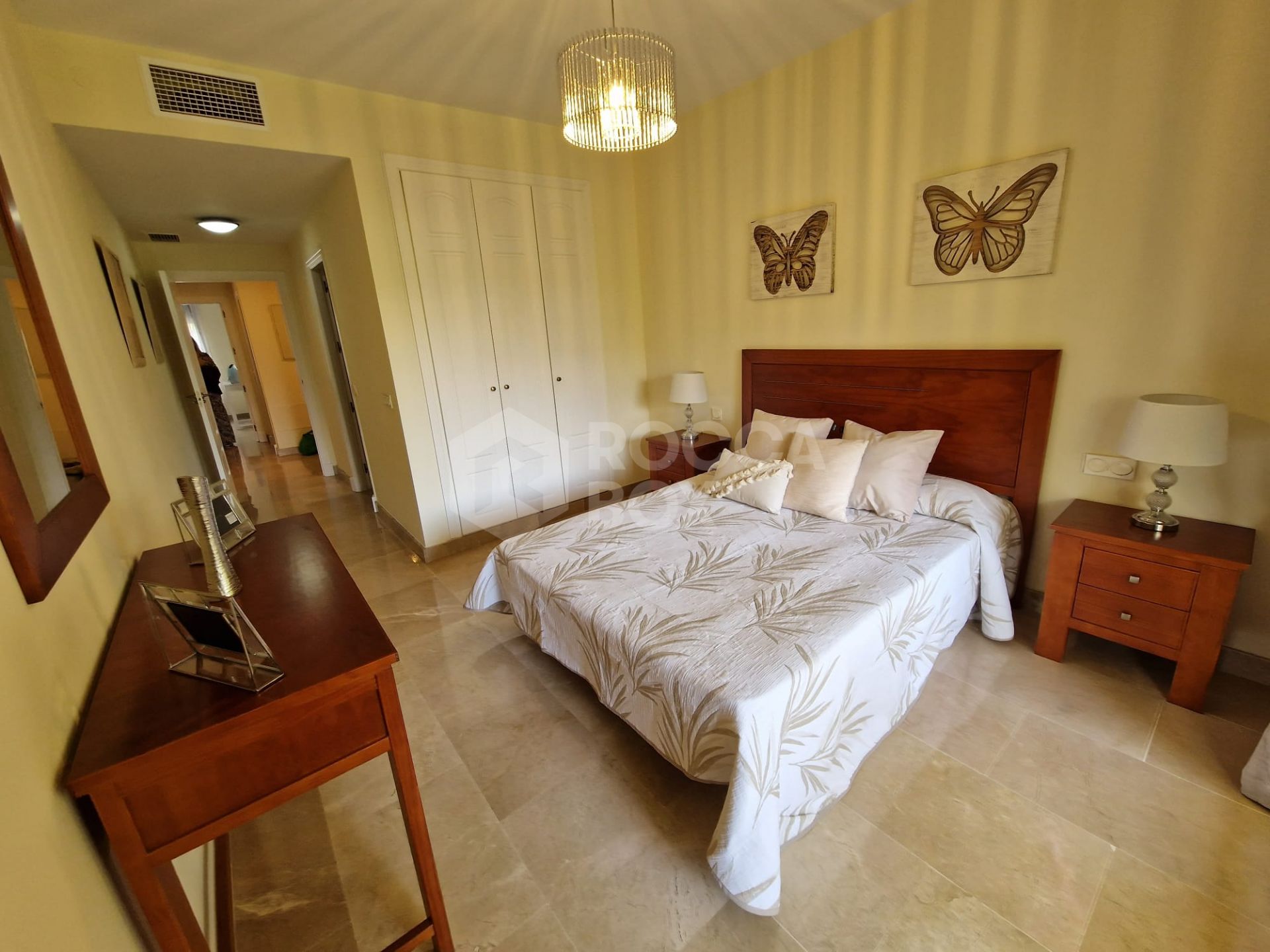 Elegant Golfside Apartment in Duquesa Village – Spacious & Close to the Marina
