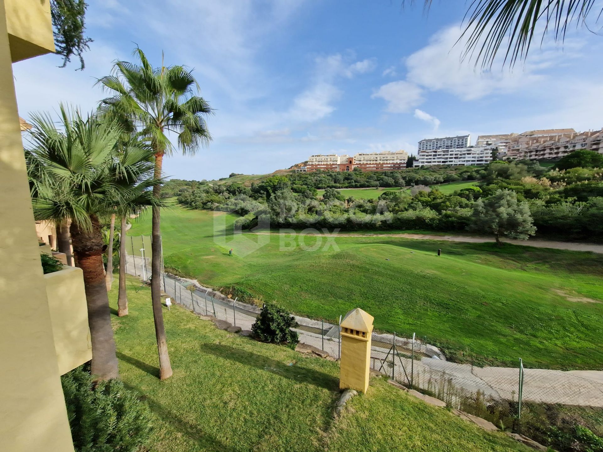 Elegant Golfside Apartment in Duquesa Village – Spacious & Close to the Marina