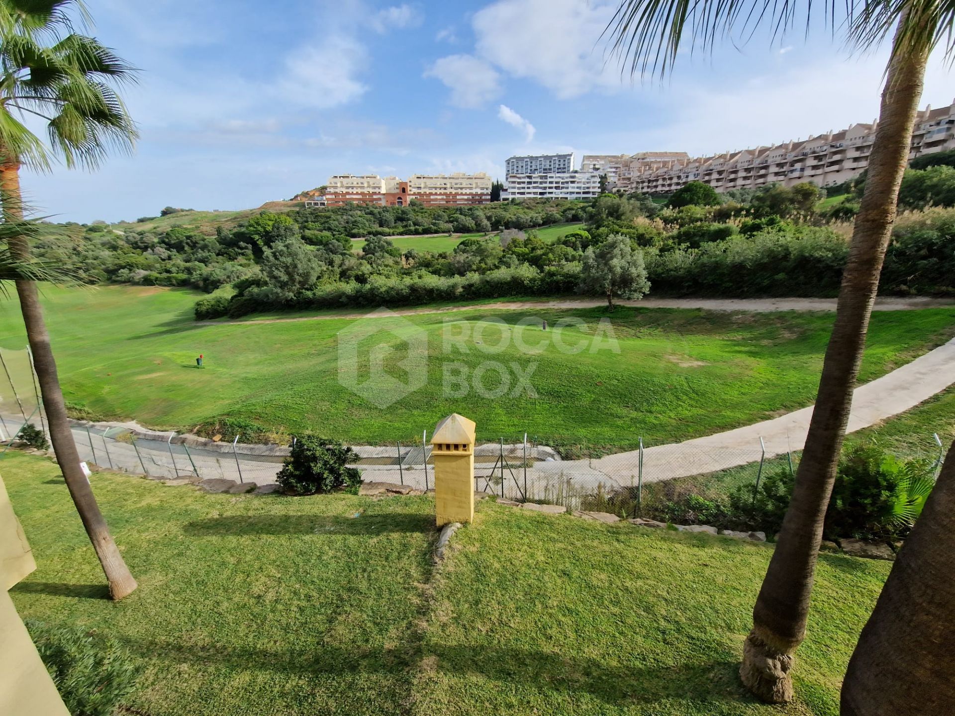 Elegant Golfside Apartment in Duquesa Village – Spacious & Close to the Marina