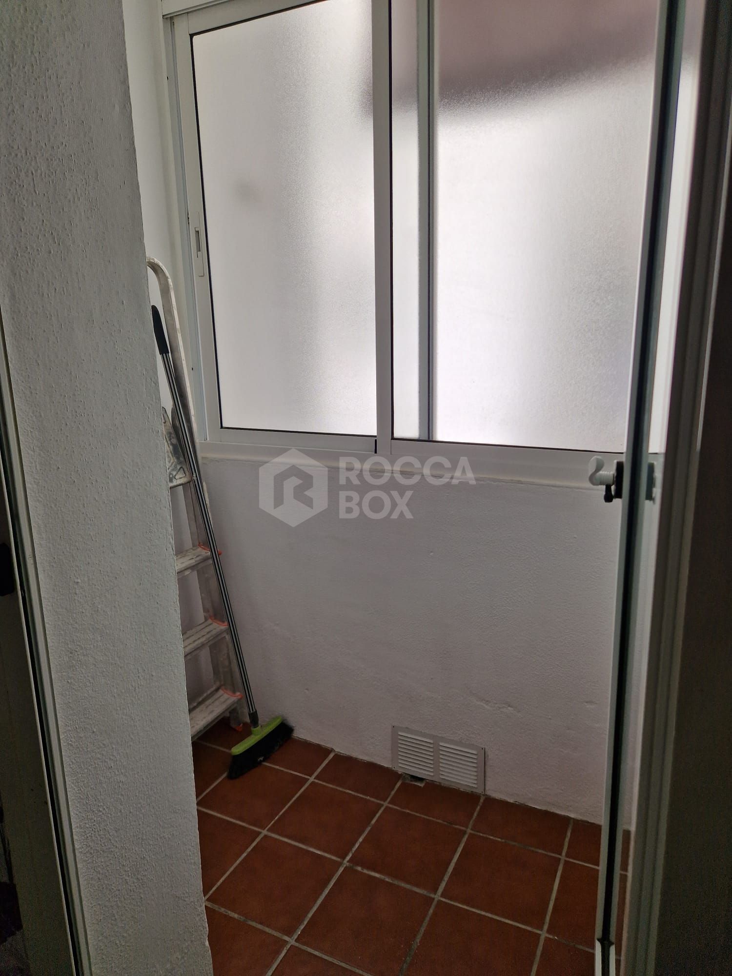 Unfurnished 3-Bedroom Apartment in Estepona Center