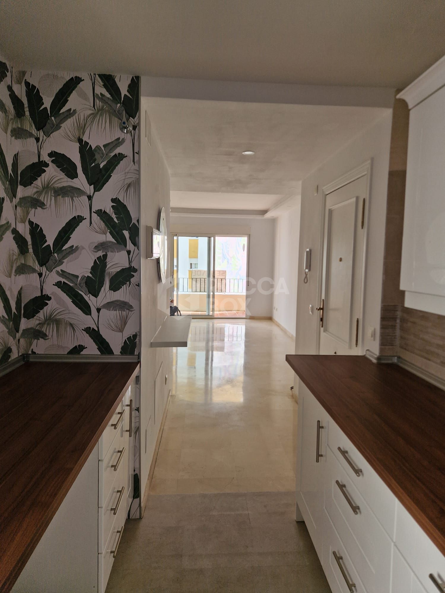 Unfurnished 3-Bedroom Apartment in Estepona Center