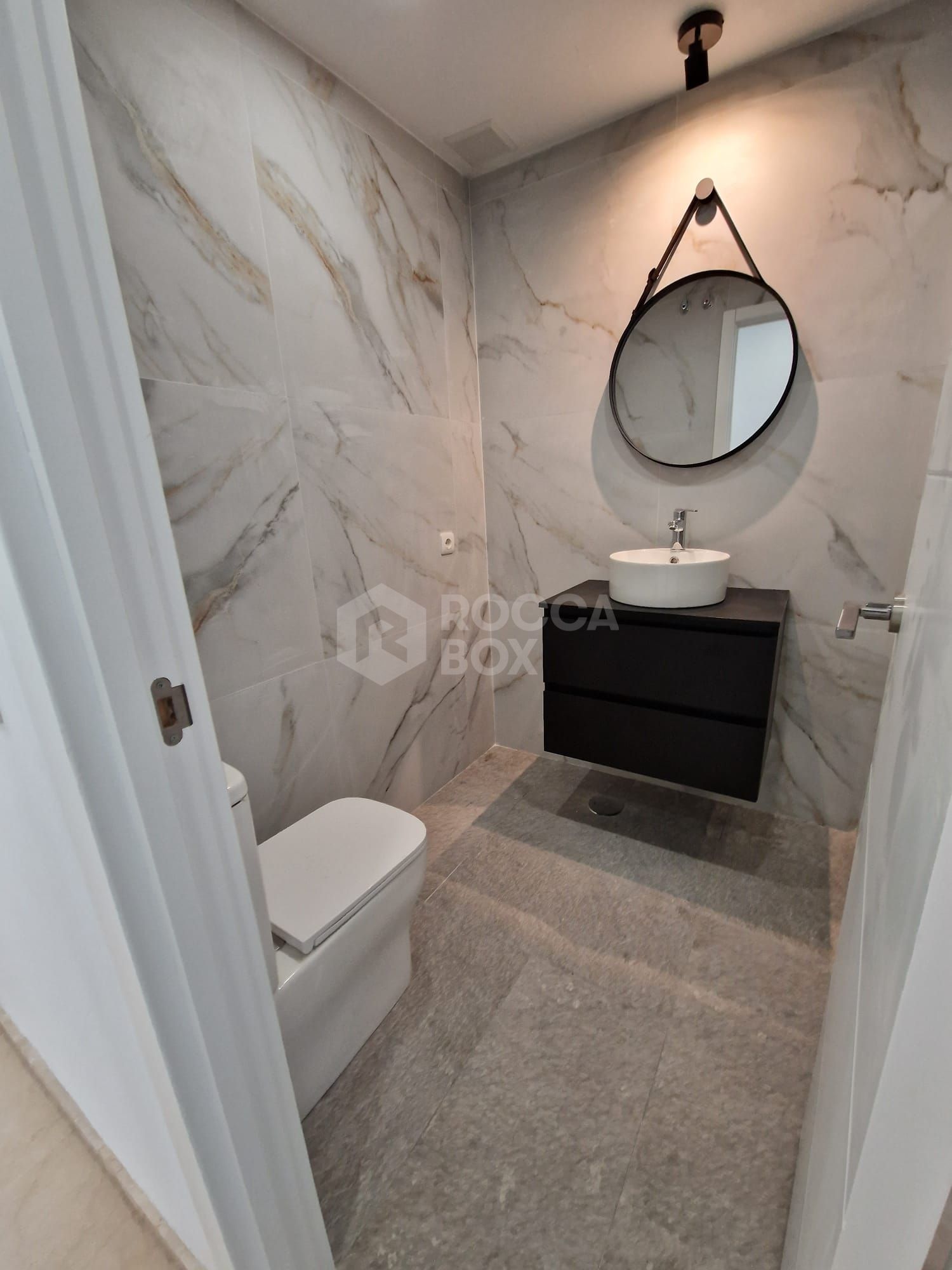 Unfurnished 3-Bedroom Apartment in Estepona Center