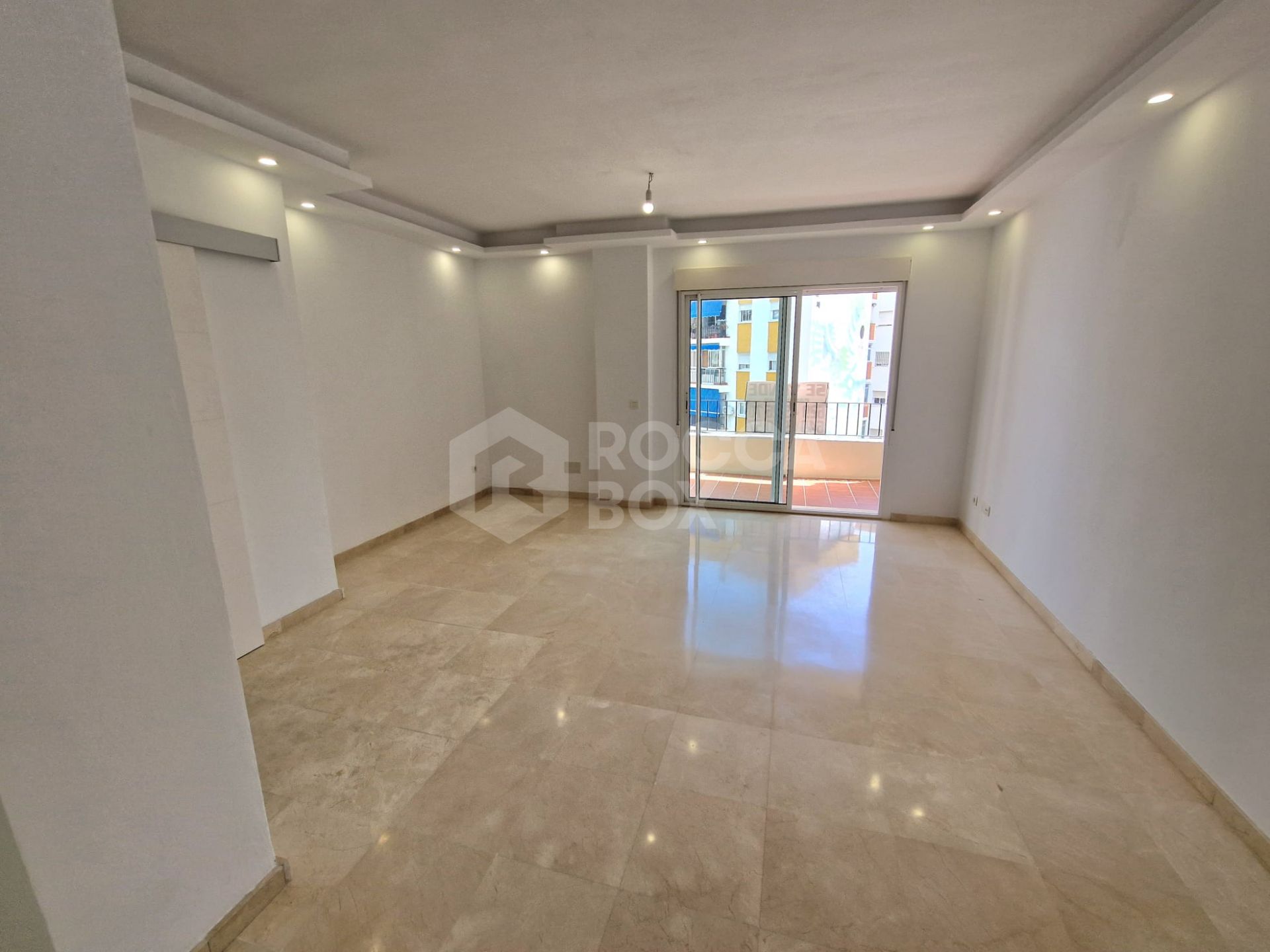 Unfurnished 3-Bedroom Apartment in Estepona Center