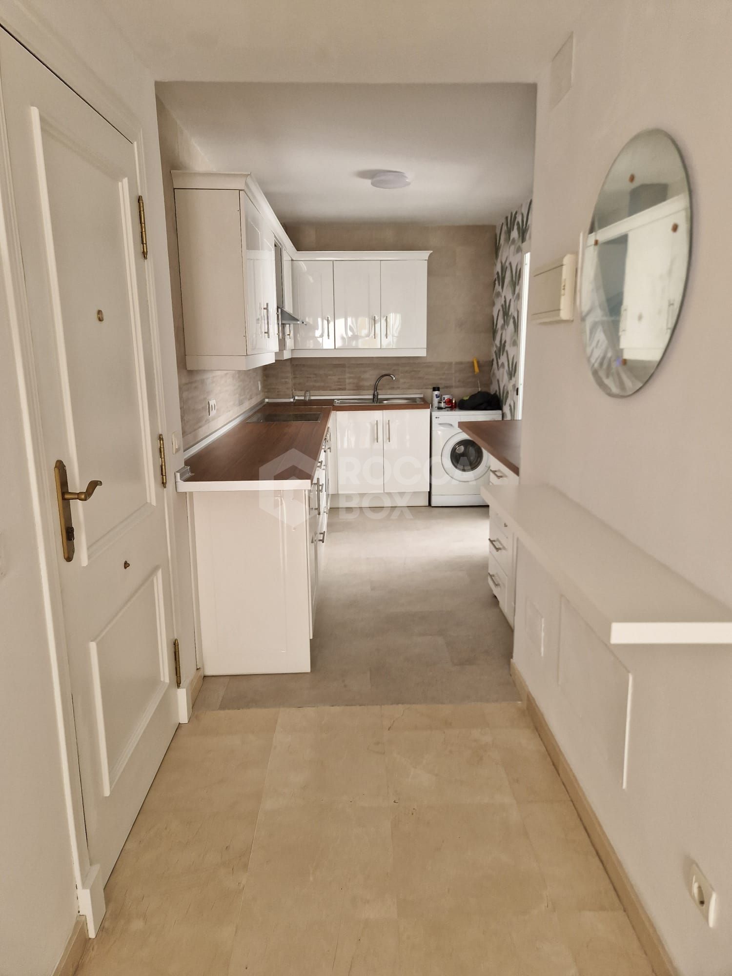 Unfurnished 3-Bedroom Apartment in Estepona Center