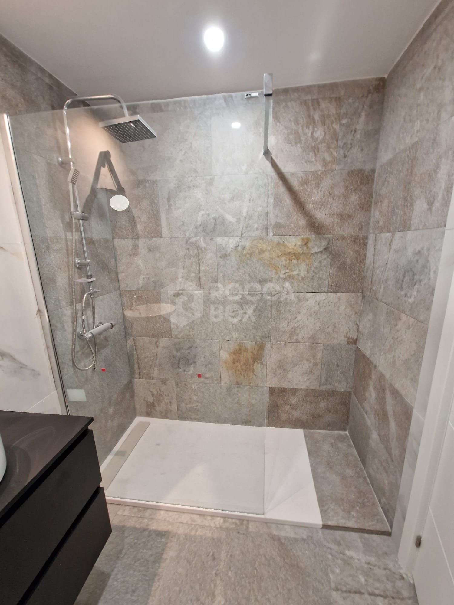 Unfurnished 3-Bedroom Apartment in Estepona Center