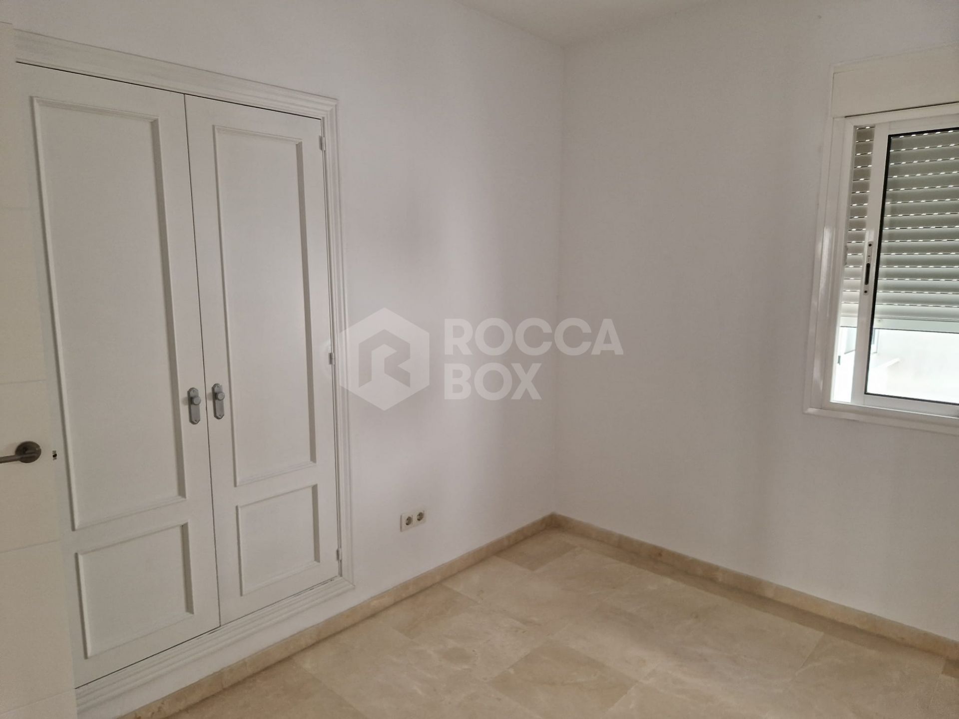 Unfurnished 3-Bedroom Apartment in Estepona Center