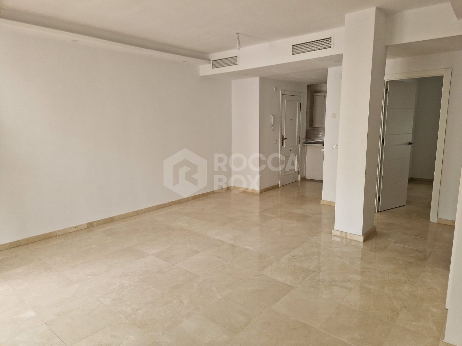 Unfurnished 3-Bedroom Apartment in Estepona Center