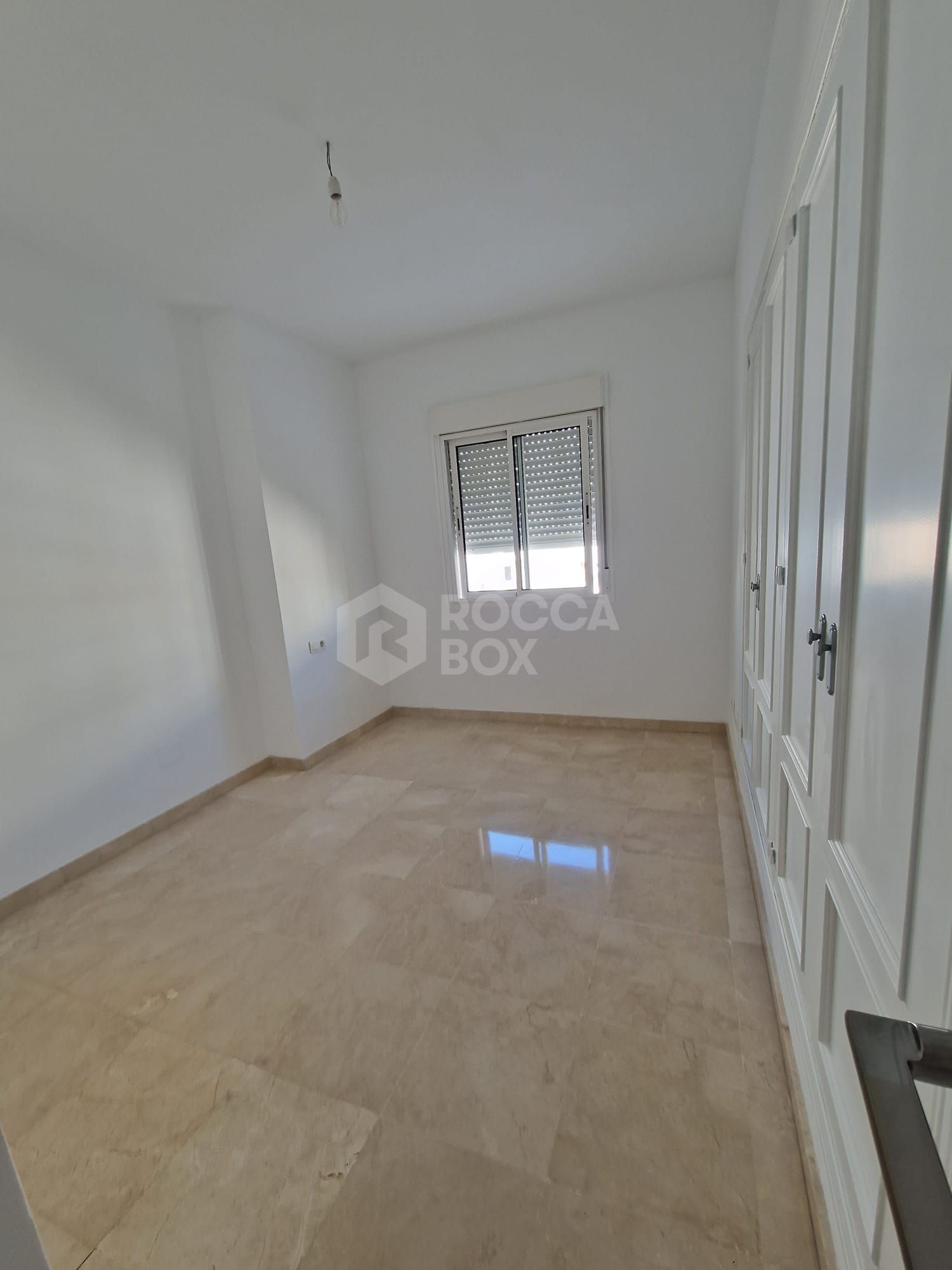 Unfurnished 3-Bedroom Apartment in Estepona Center