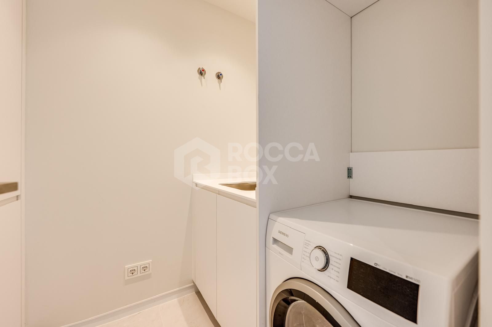 Luxury Ground Floor Apartment with Panoramic Views and Exceptional Facilities