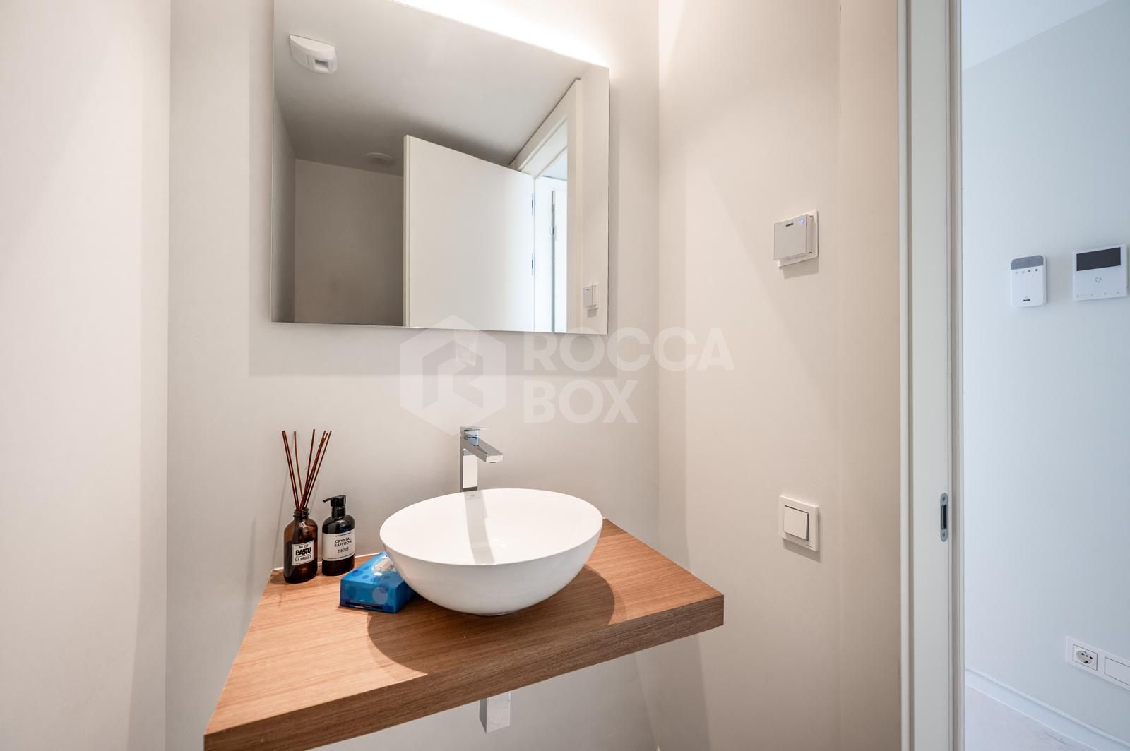 Luxury Ground Floor Apartment with Panoramic Views and Exceptional Facilities