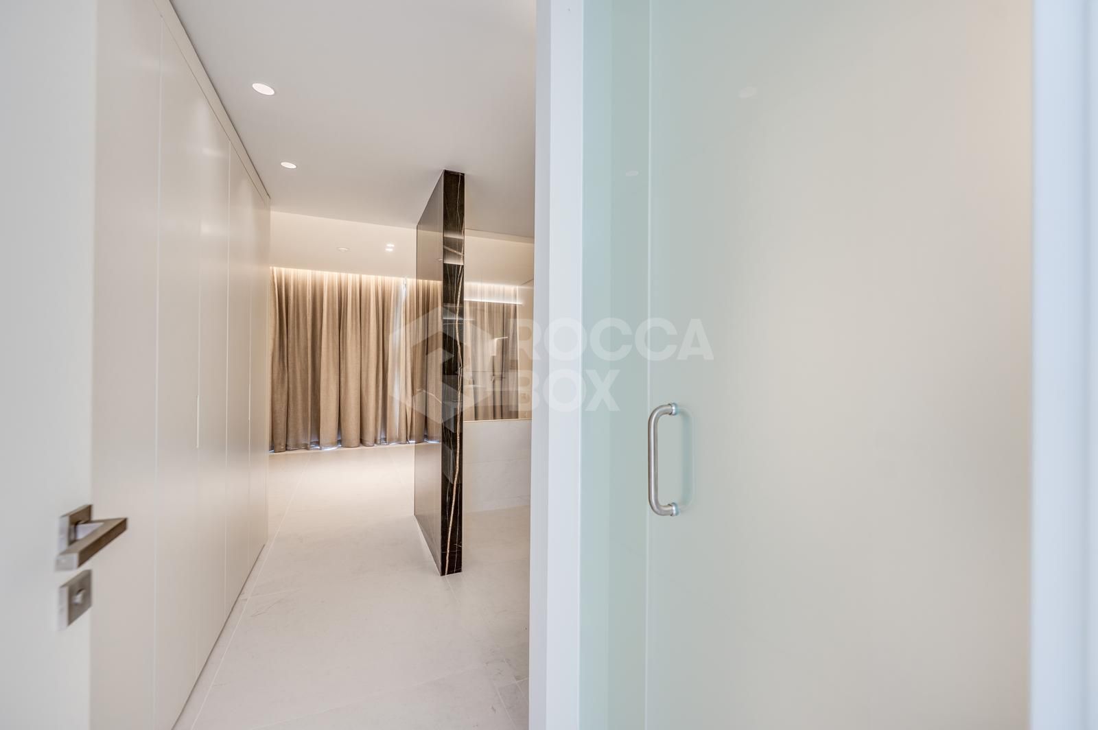 Luxury Ground Floor Apartment with Panoramic Views and Exceptional Facilities