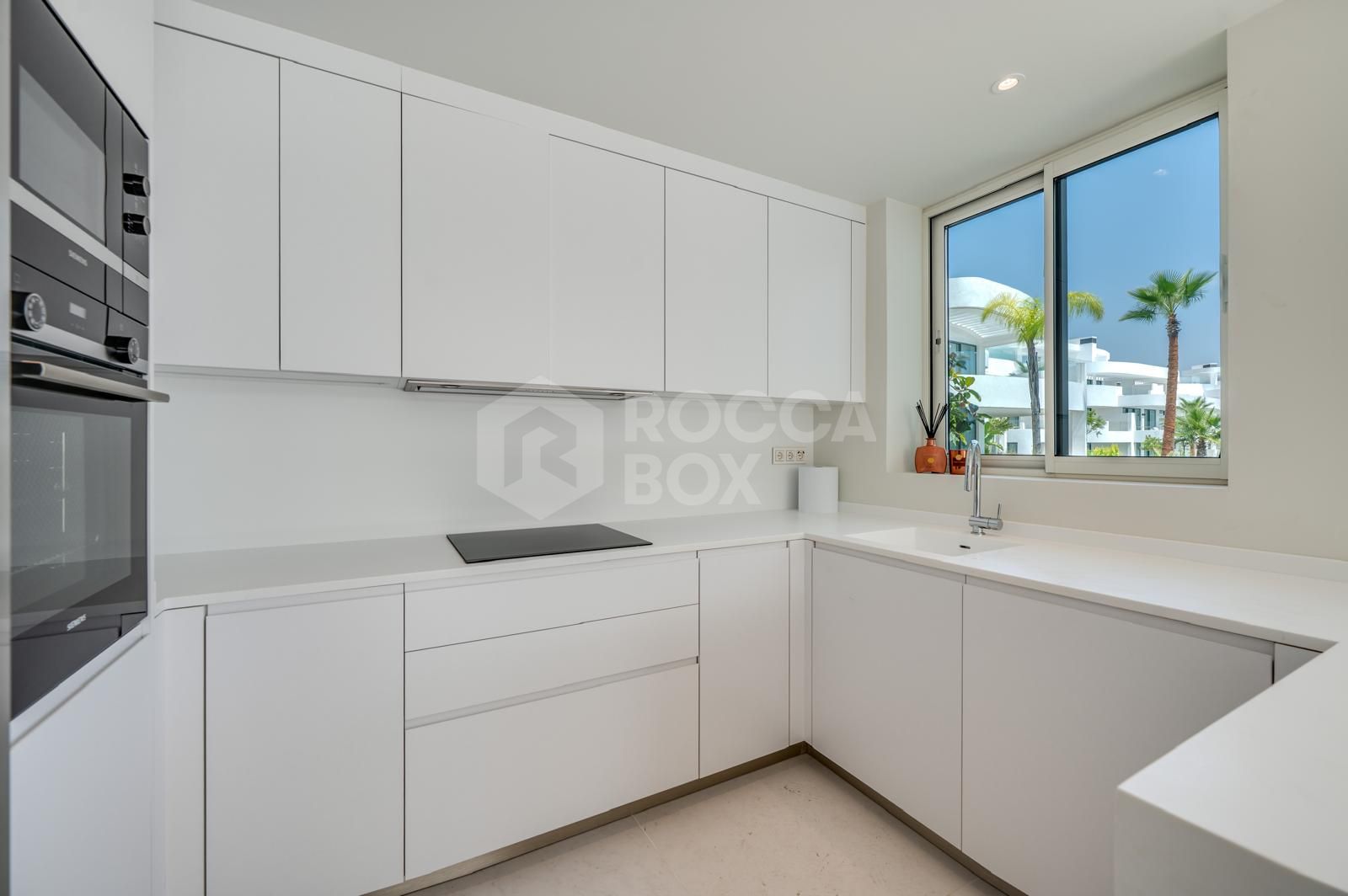 Luxury Ground Floor Apartment with Panoramic Views and Exceptional Facilities