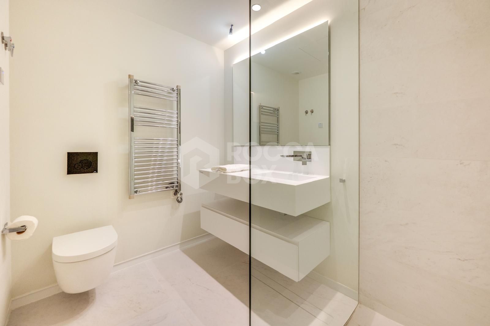 Luxury Ground Floor Apartment with Panoramic Views and Exceptional Facilities