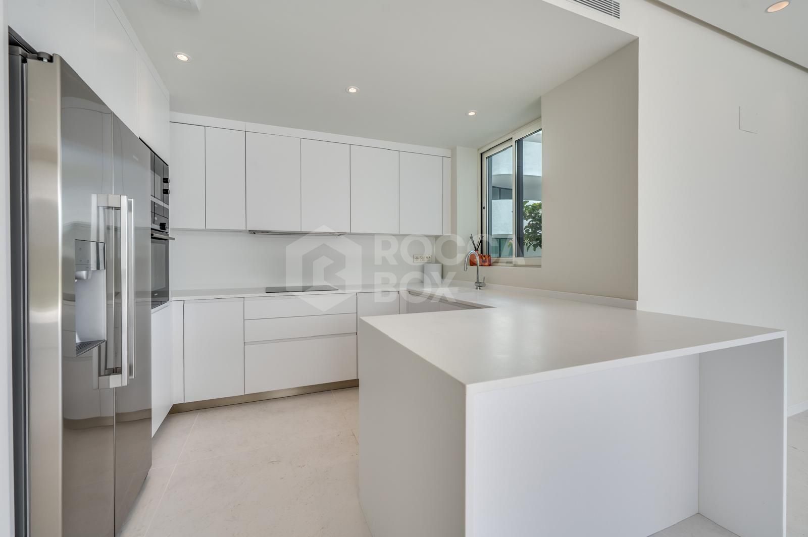 Luxury Ground Floor Apartment with Panoramic Views and Exceptional Facilities