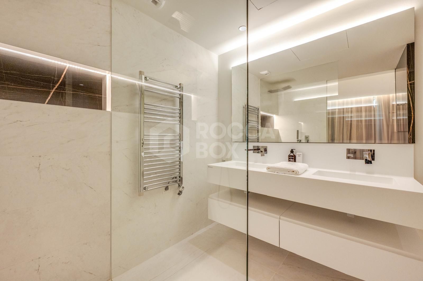 Luxury Ground Floor Apartment with Panoramic Views and Exceptional Facilities