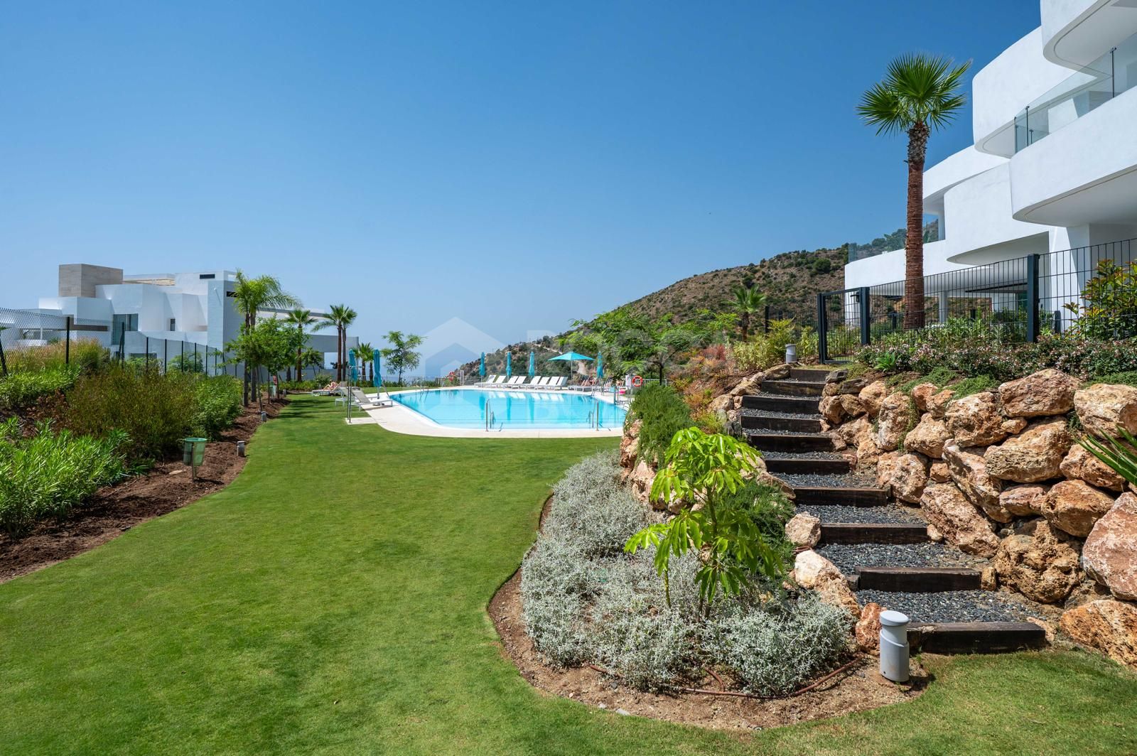 Luxury Ground Floor Apartment with Panoramic Views and Exceptional Facilities