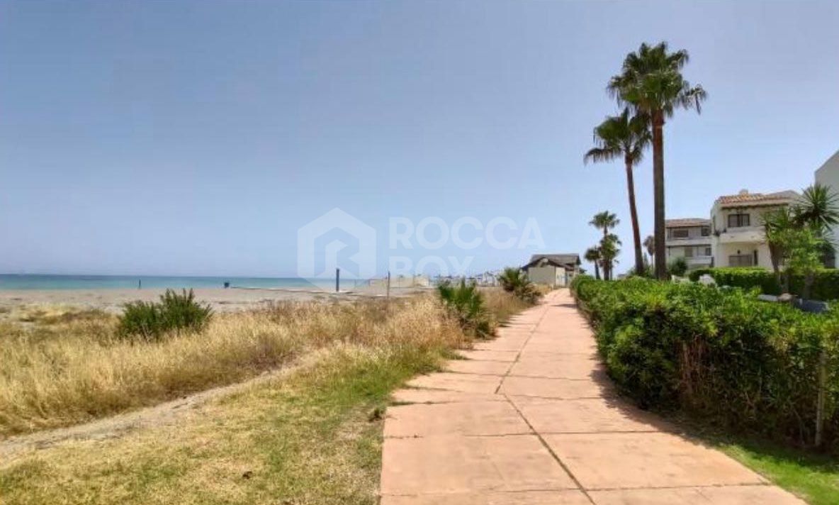 Elegant Beachfront Semi Detached House Unique Tranquil Retreat