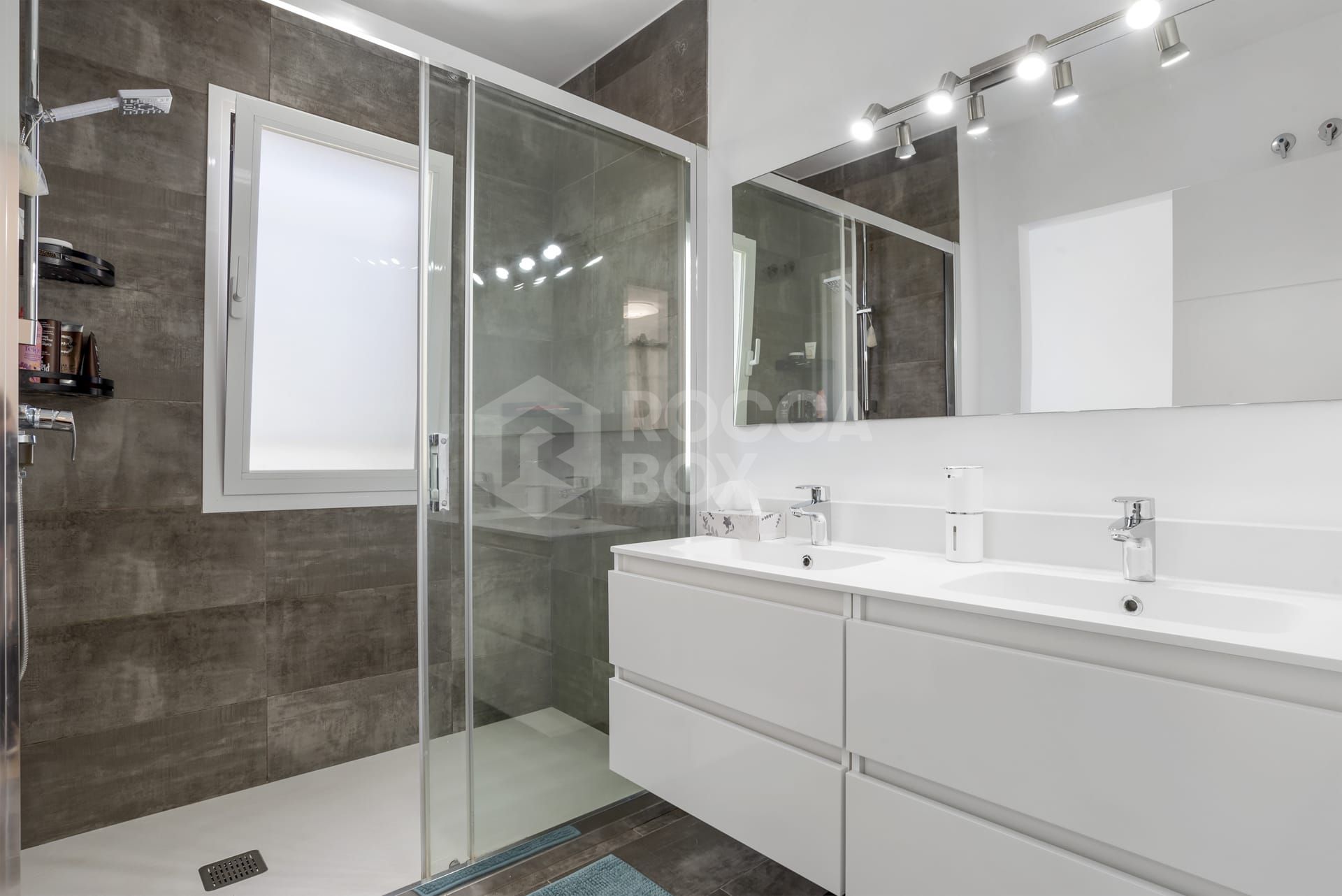 Modern Corner Townhouse in Central Estepona