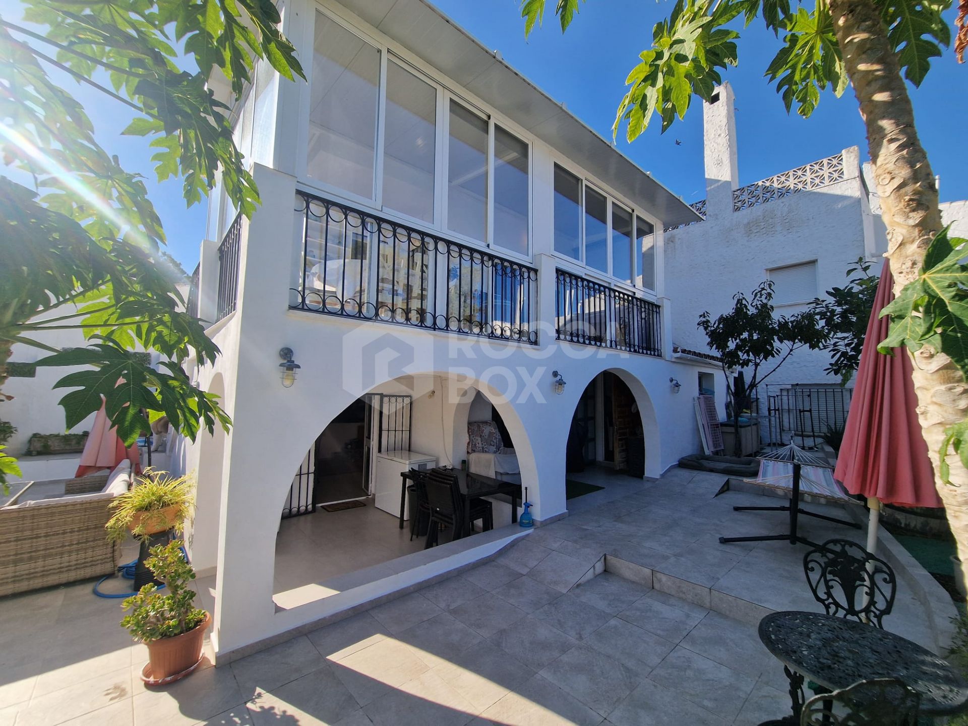 3-Bedroom House in Estepona with Rooftop Terrace and Communal Pool