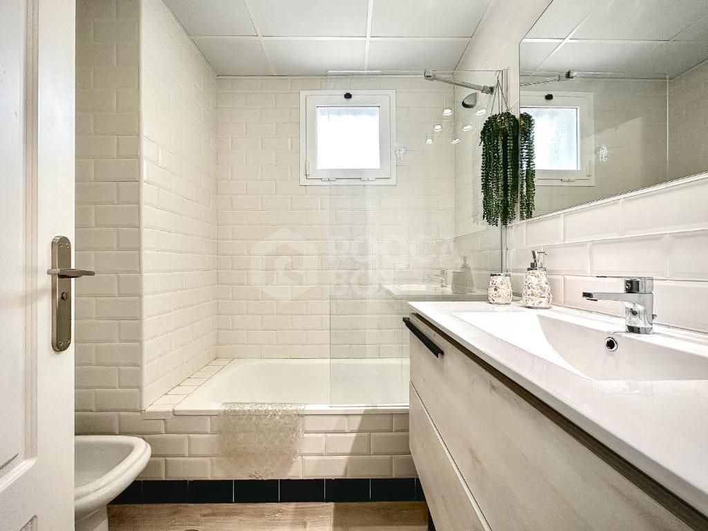 Elegant New-Build Apartment with Sea Views – 2 Bedrooms & 2 Bathrooms