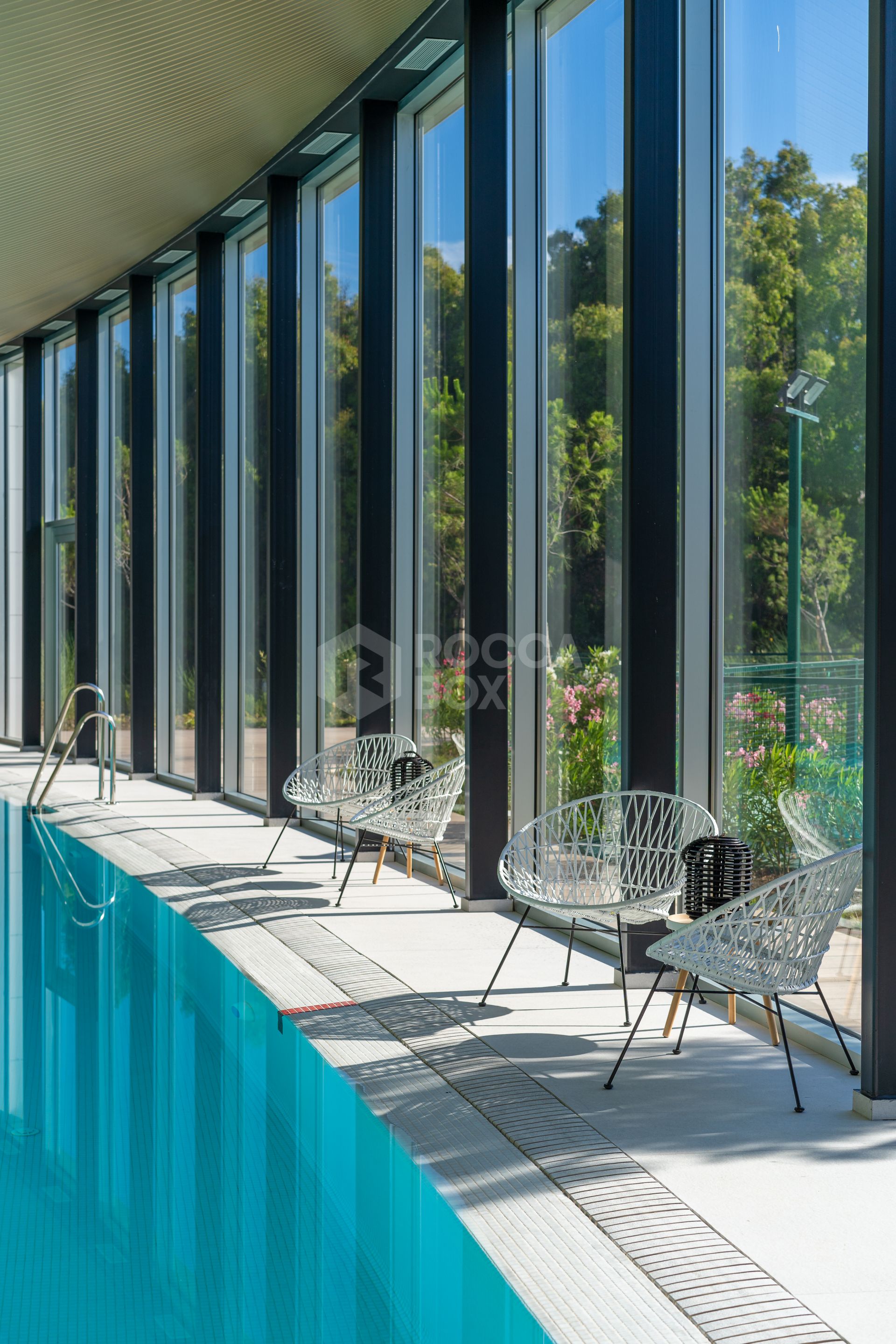 Frontline Beach Luxury Apartment With Terrace In The Edge, Estepona