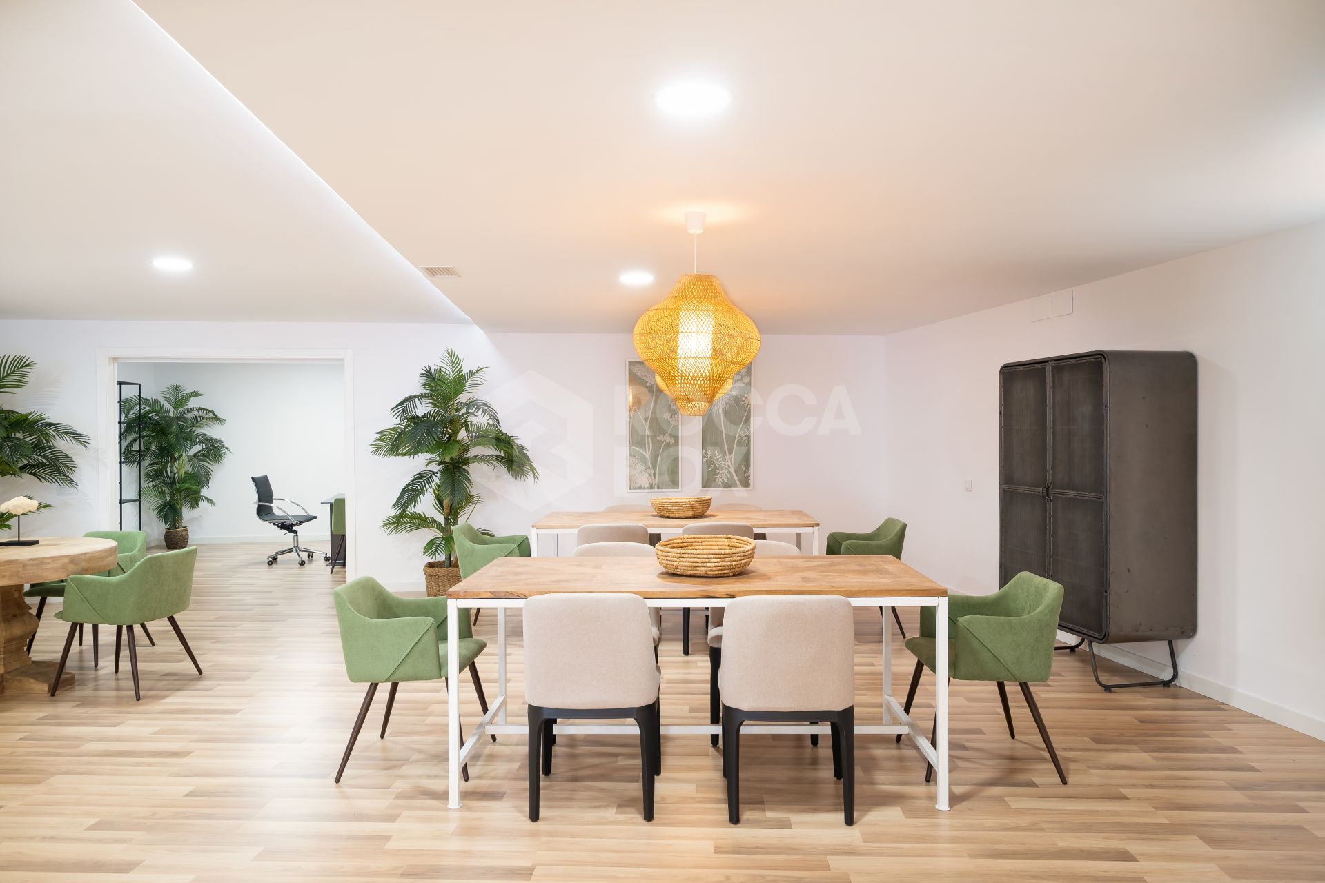 Frontline Beach Luxury Apartment With Terrace In The Edge, Estepona