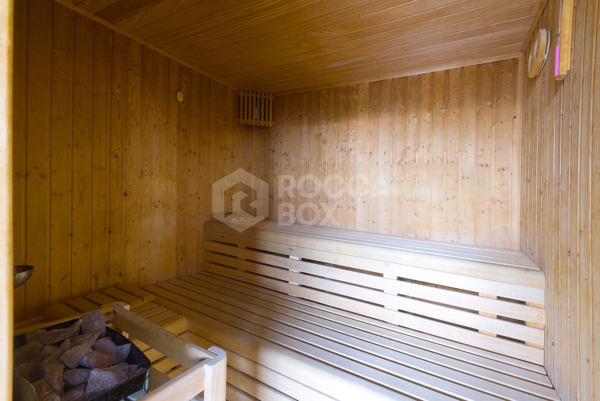 Frontline Beach Luxury Apartment With Terrace In The Edge, Estepona