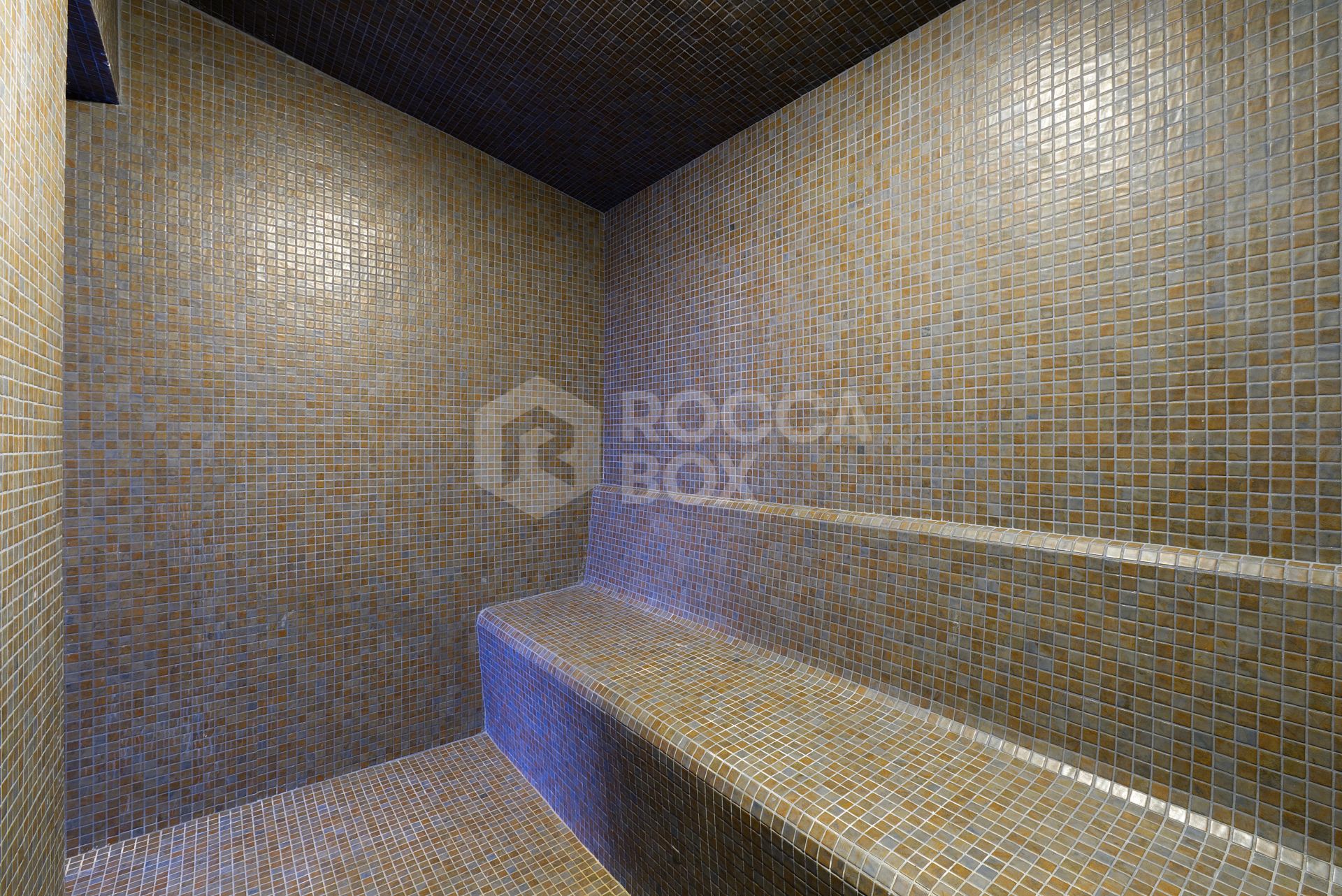 Frontline Beach Luxury Apartment With Terrace In The Edge, Estepona