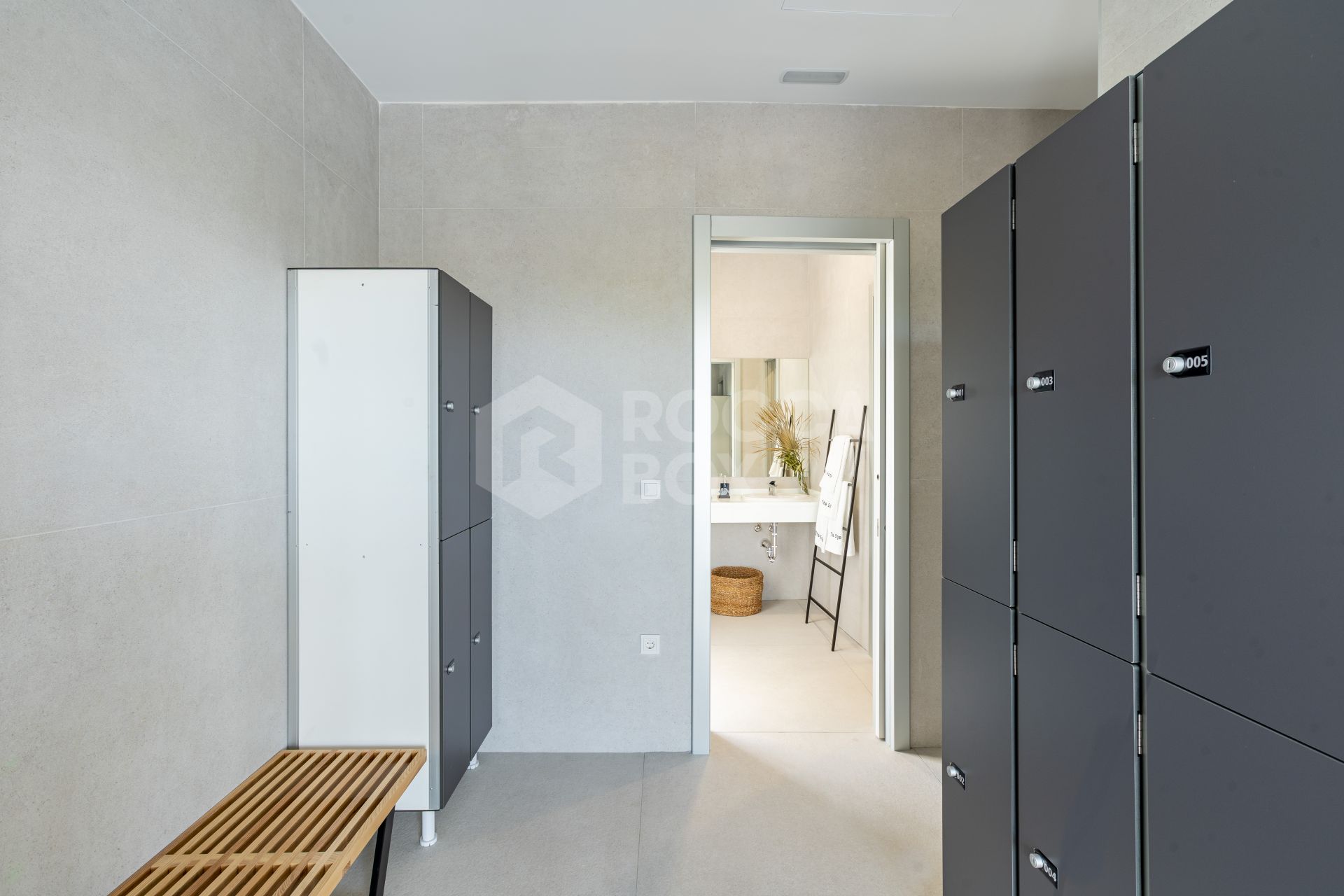 Frontline Beach Luxury Apartment With Terrace In The Edge, Estepona