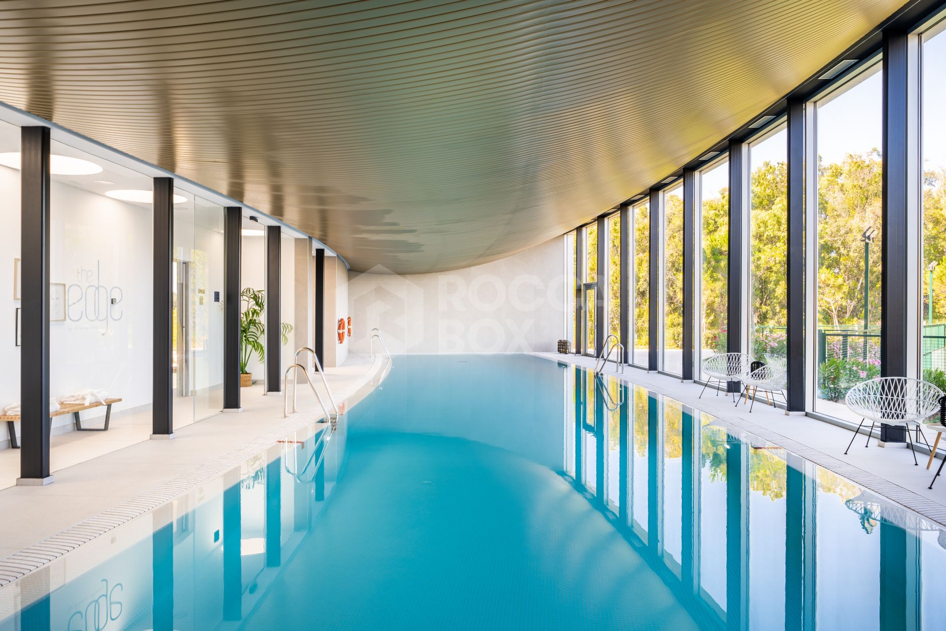 Frontline Beach Luxury Apartment With Terrace In The Edge, Estepona