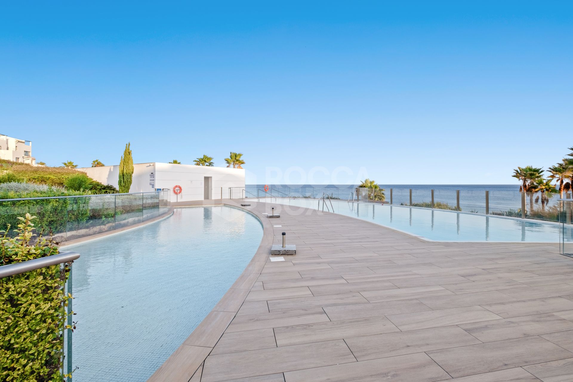 Frontline Beach Luxury Apartment With Terrace In The Edge, Estepona