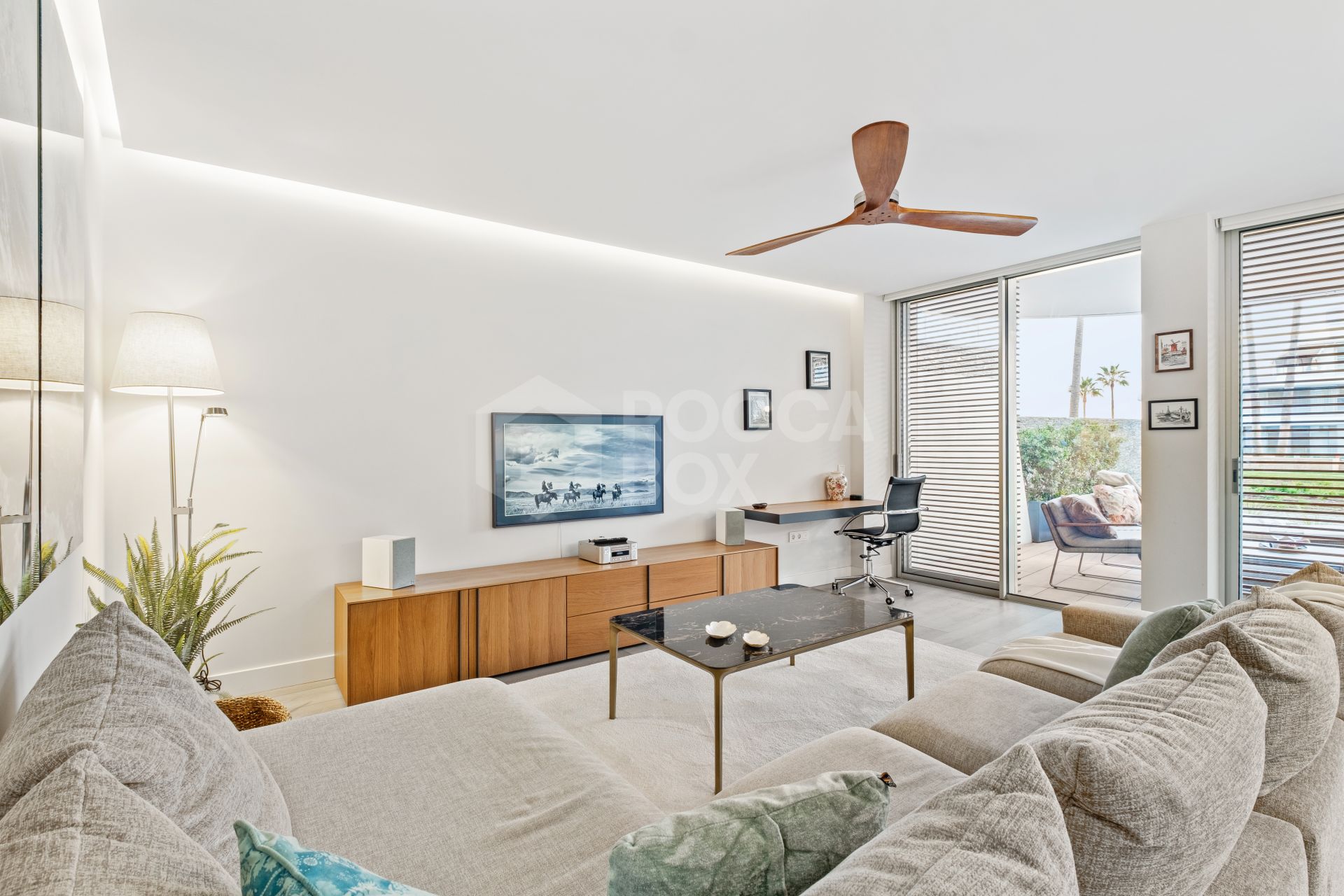 Frontline Beach Luxury Apartment With Terrace In The Edge, Estepona