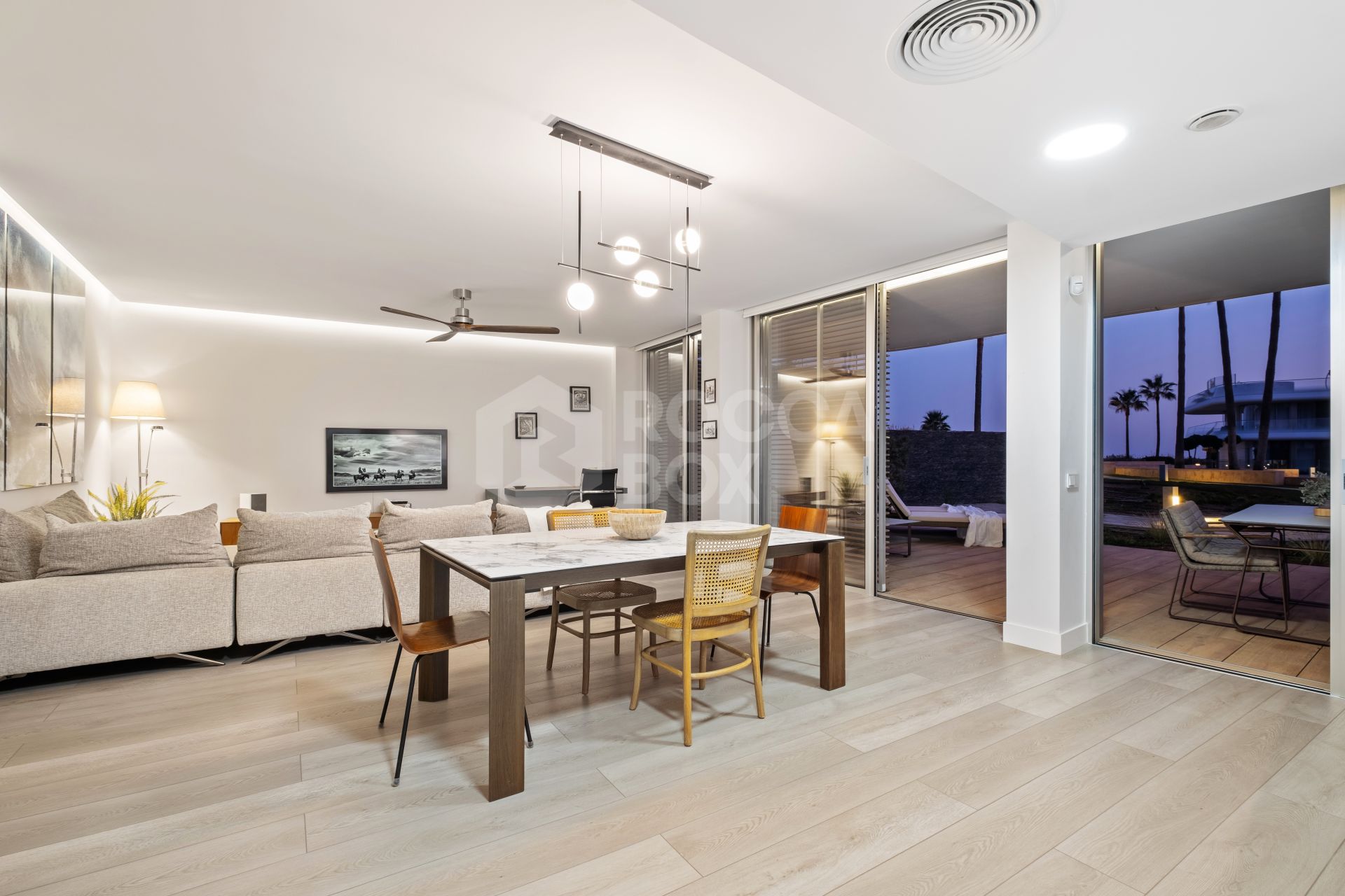 Frontline Beach Luxury Apartment With Terrace In The Edge, Estepona