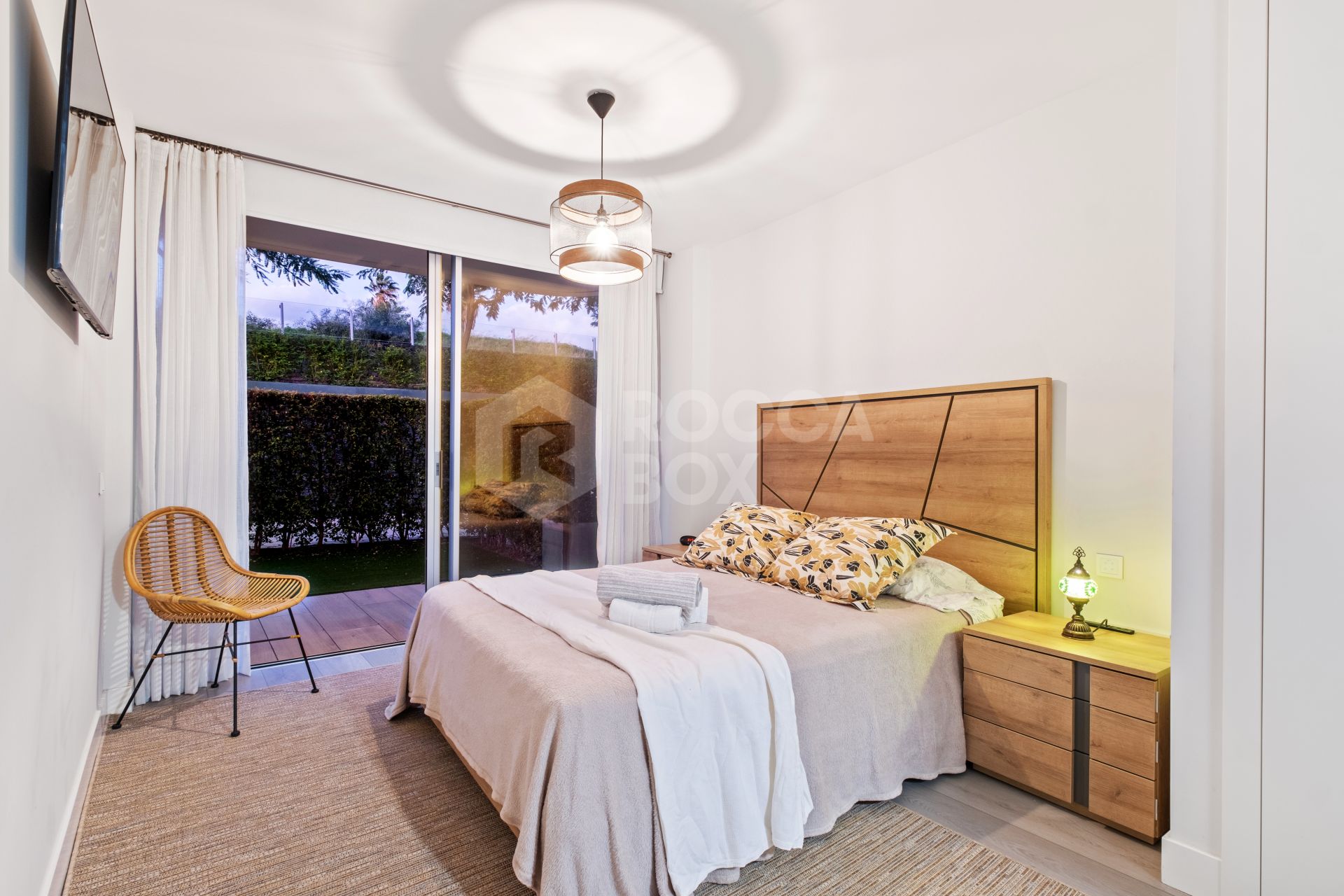 Frontline Beach Luxury Apartment With Terrace In The Edge, Estepona